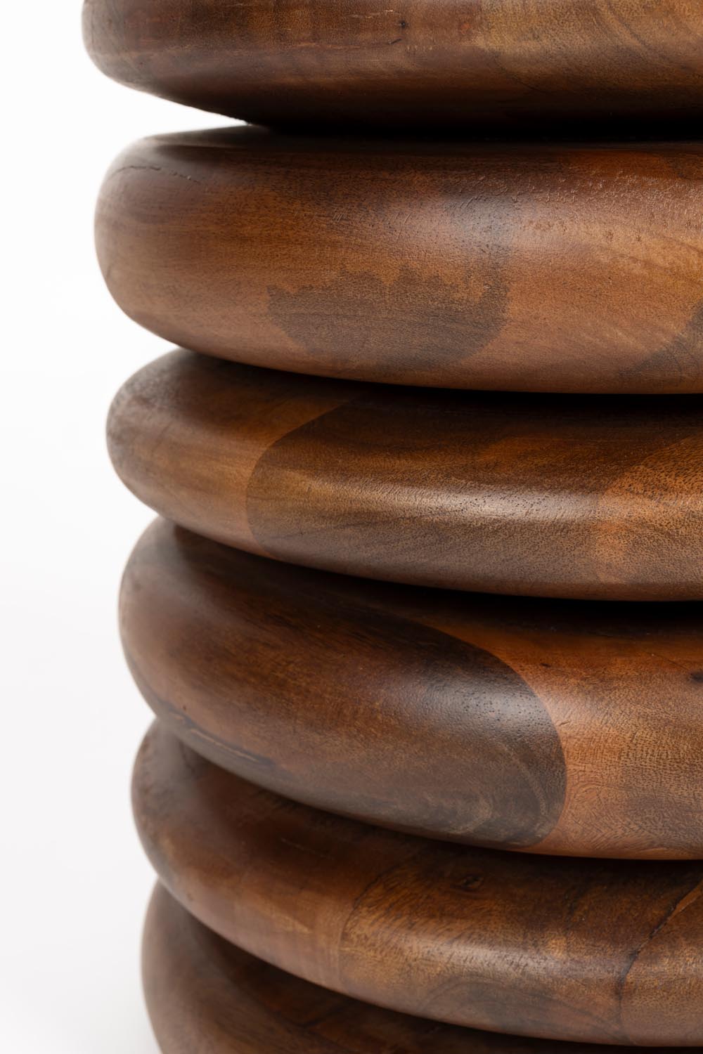 Zuiver Disc Hocker: Eleganz aus Mangoholz für Ihr Zuhause.