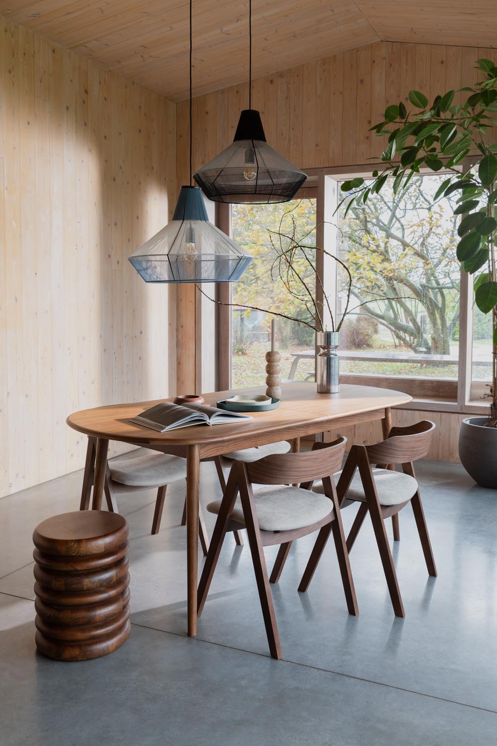 Zuiver Disc Hocker: Zeitloses Design aus edlem Mangoholz.