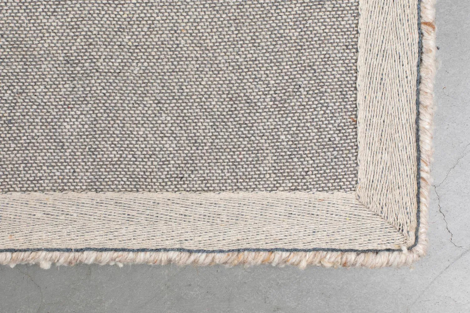 Zuiver Hills Teppich 200x300: Zeitlose Eleganz für Ihr Zuhause.