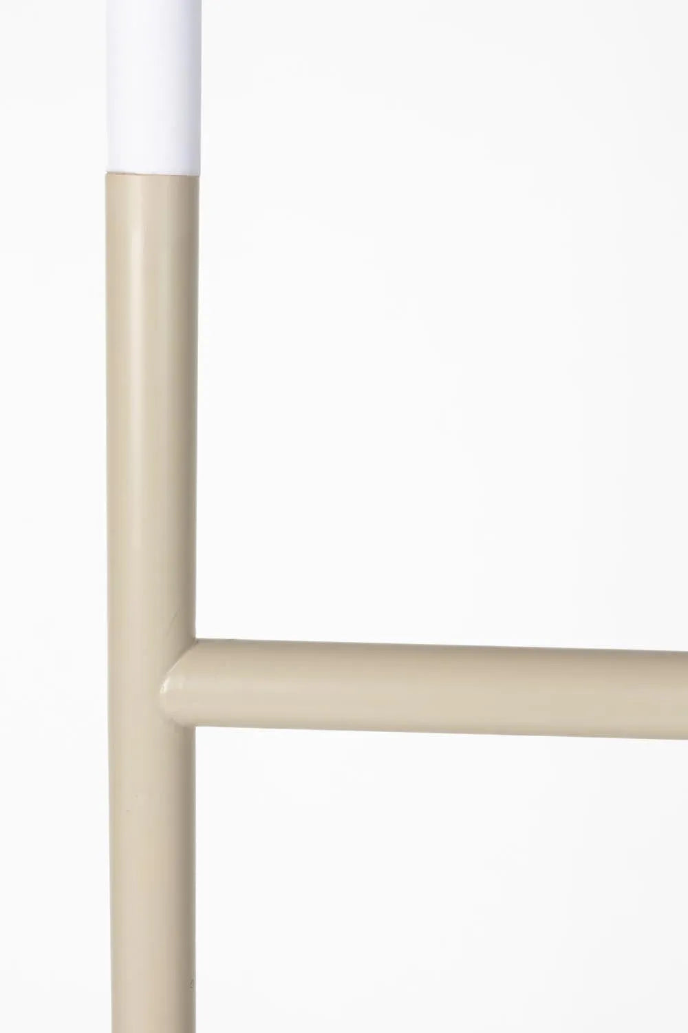 Zuiver Arch Stehlampe: Stilvolle Beleuchtung mit modernem Flair.