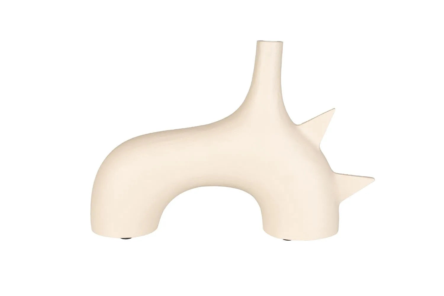 Die Sting Vase von Zuiver: Ein stilvolles Kunstwerk aus Aluminium, ideal für kleine Blumenarrangements, mit eleganter, sandgestrahlter Beige-Beschichtung.