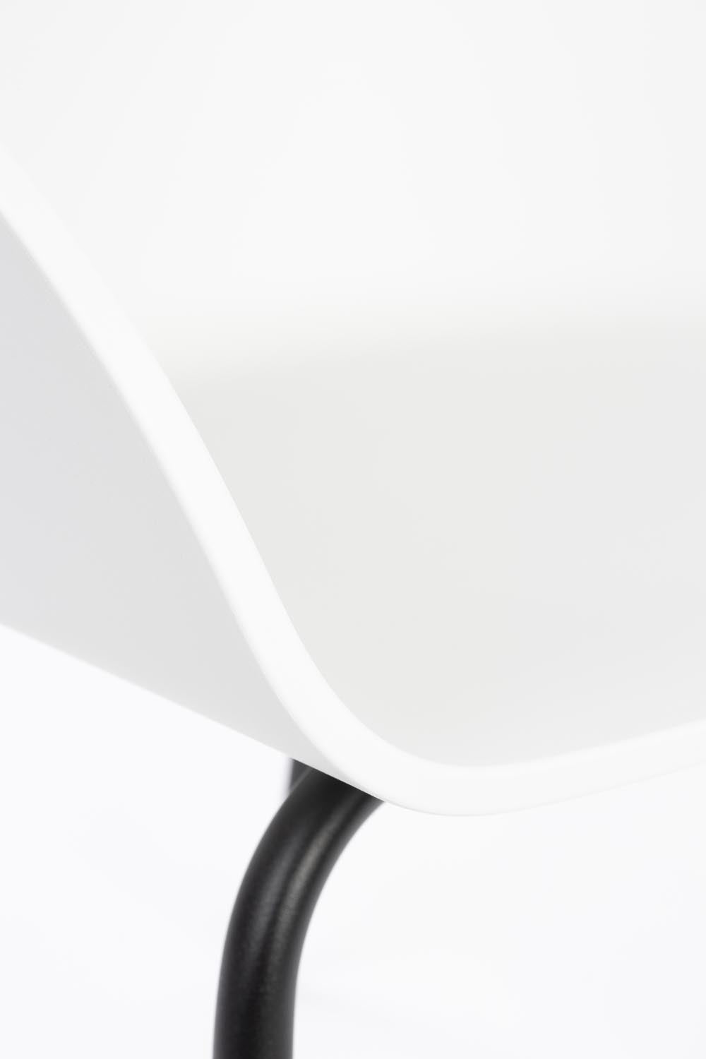 Moderner Sessel Void von Zuiver: Ergonomie vereint mit Ästhetik.