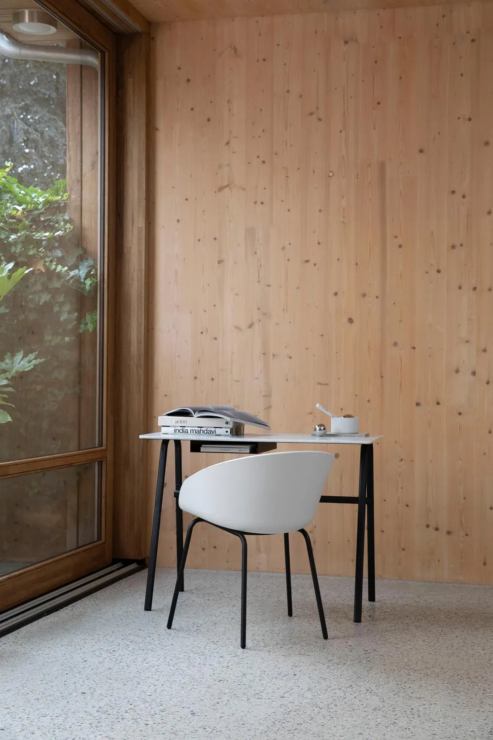 Eleganter Sessel Void von Zuiver, aus nachhaltigen Materialien.