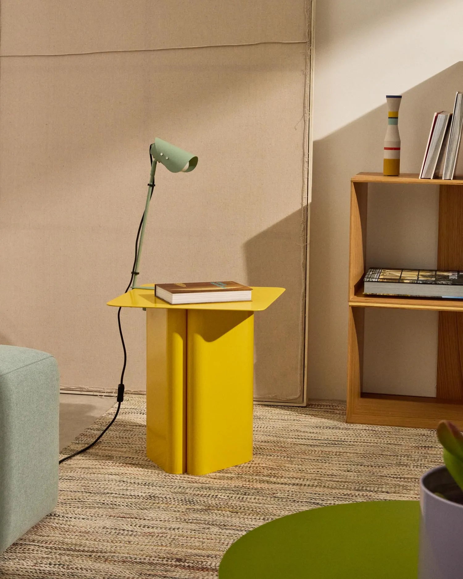 Schreibtischlampe mit Klemme Jula aus grünem Metall in Grün präsentiert im Onlineshop von KAQTU Design AG. Tischleuchte ist von Kave Home