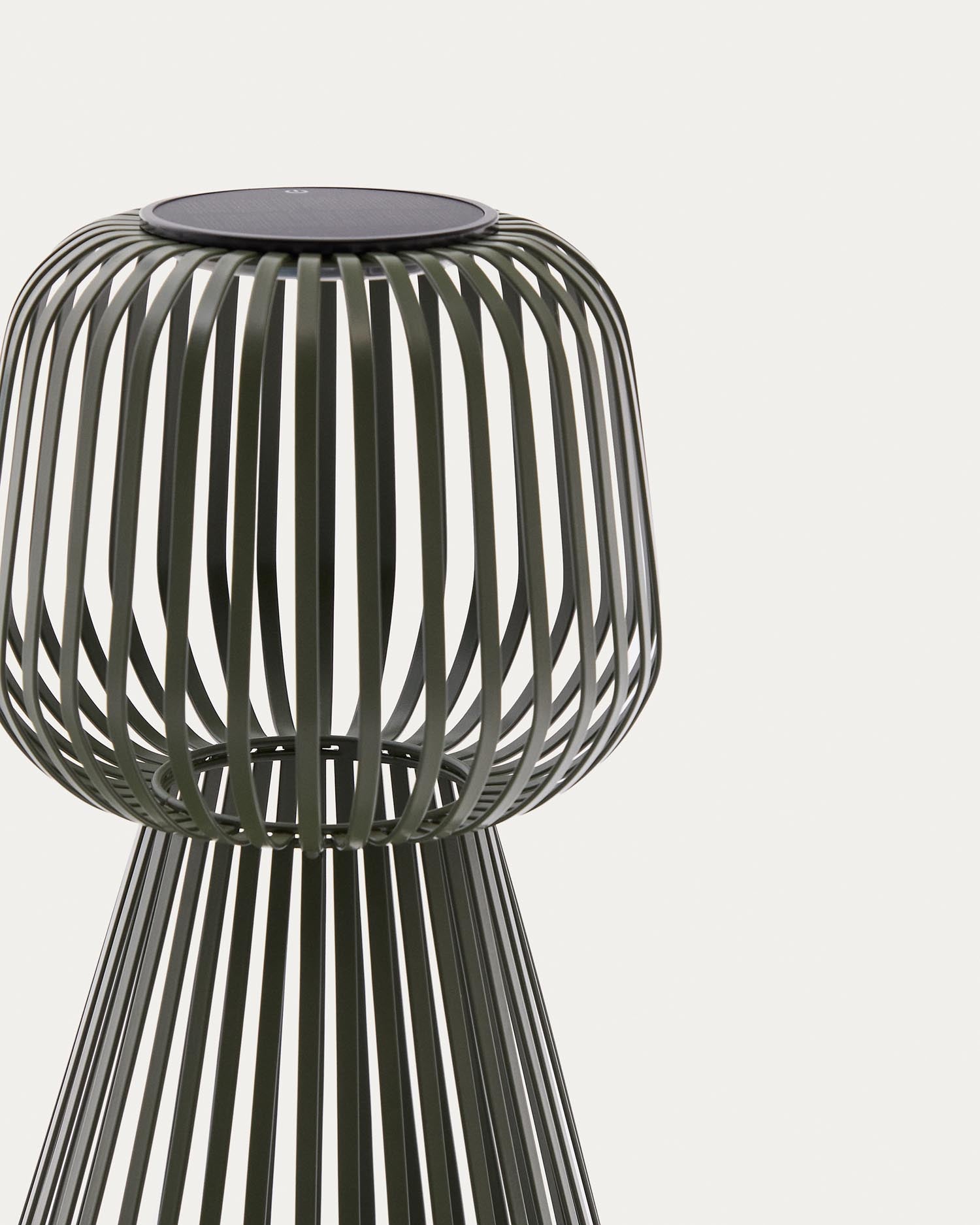 Solar metal lamp Reiba made of green metal