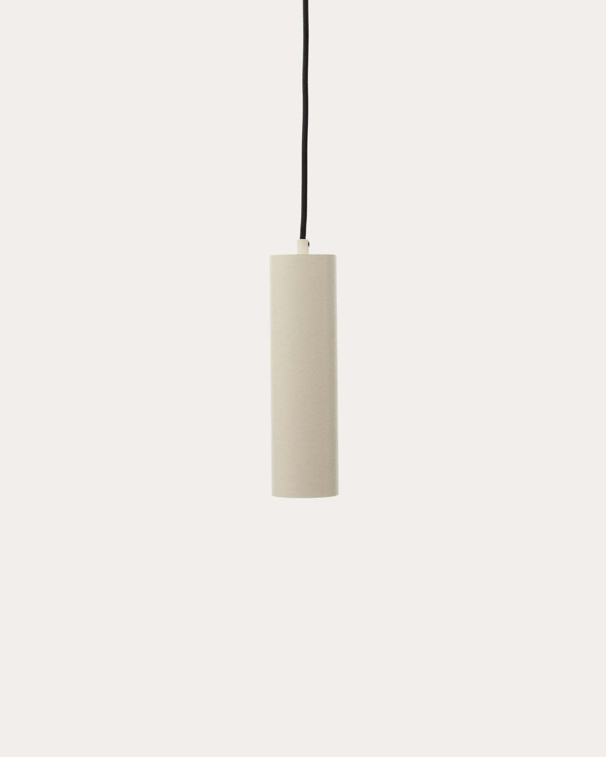 Deckenleuchte Andia aus Aluminium mit beigem Finish in Beige präsentiert im Onlineshop von KAQTU Design AG. Pendelleuchte ist von Kave Home
