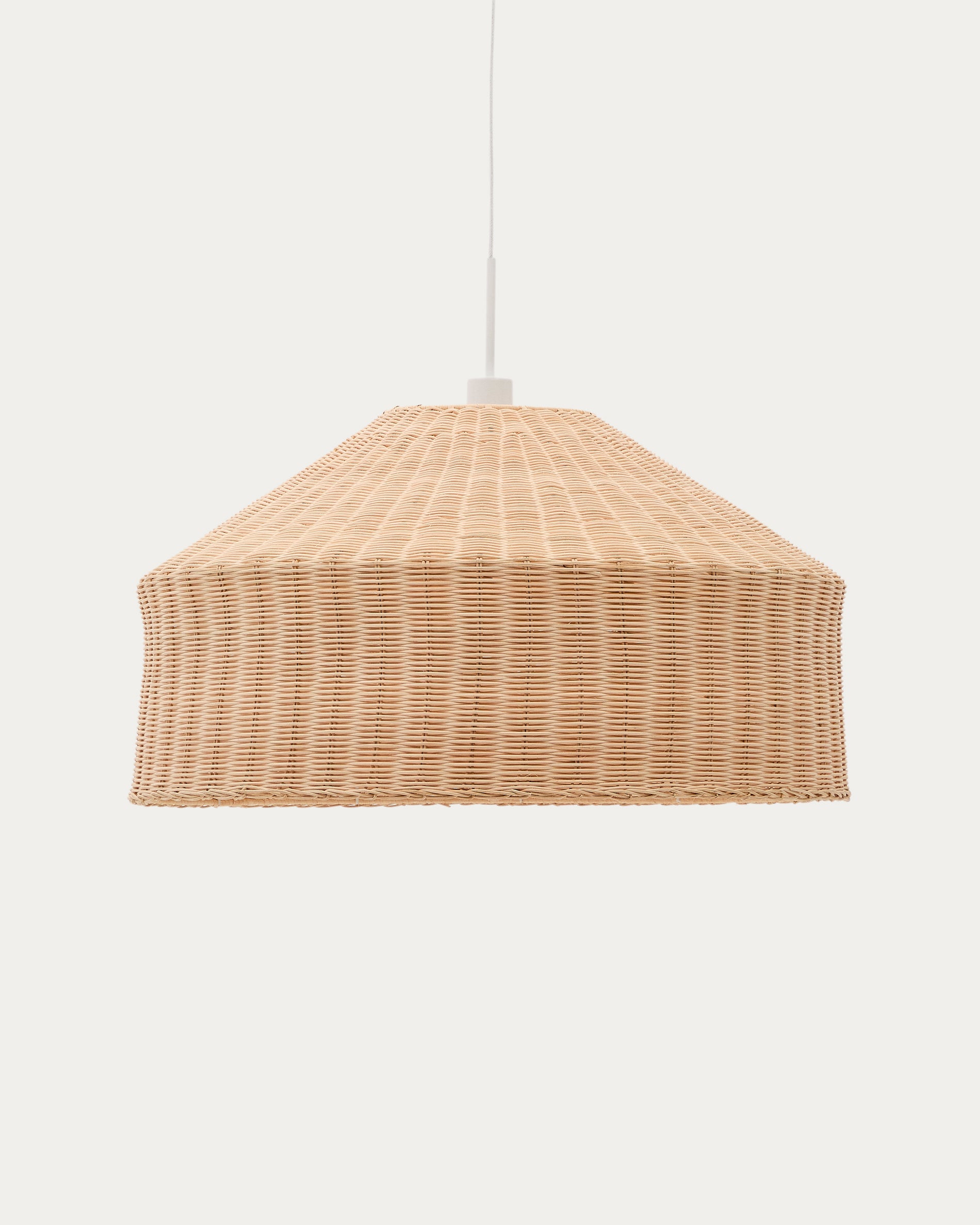 Lampenschirm Ennia aus Rattan mit hellem Finish Ø 65 cm in Natur präsentiert im Onlineshop von KAQTU Design AG. Lampenschirm ist von Kave Home