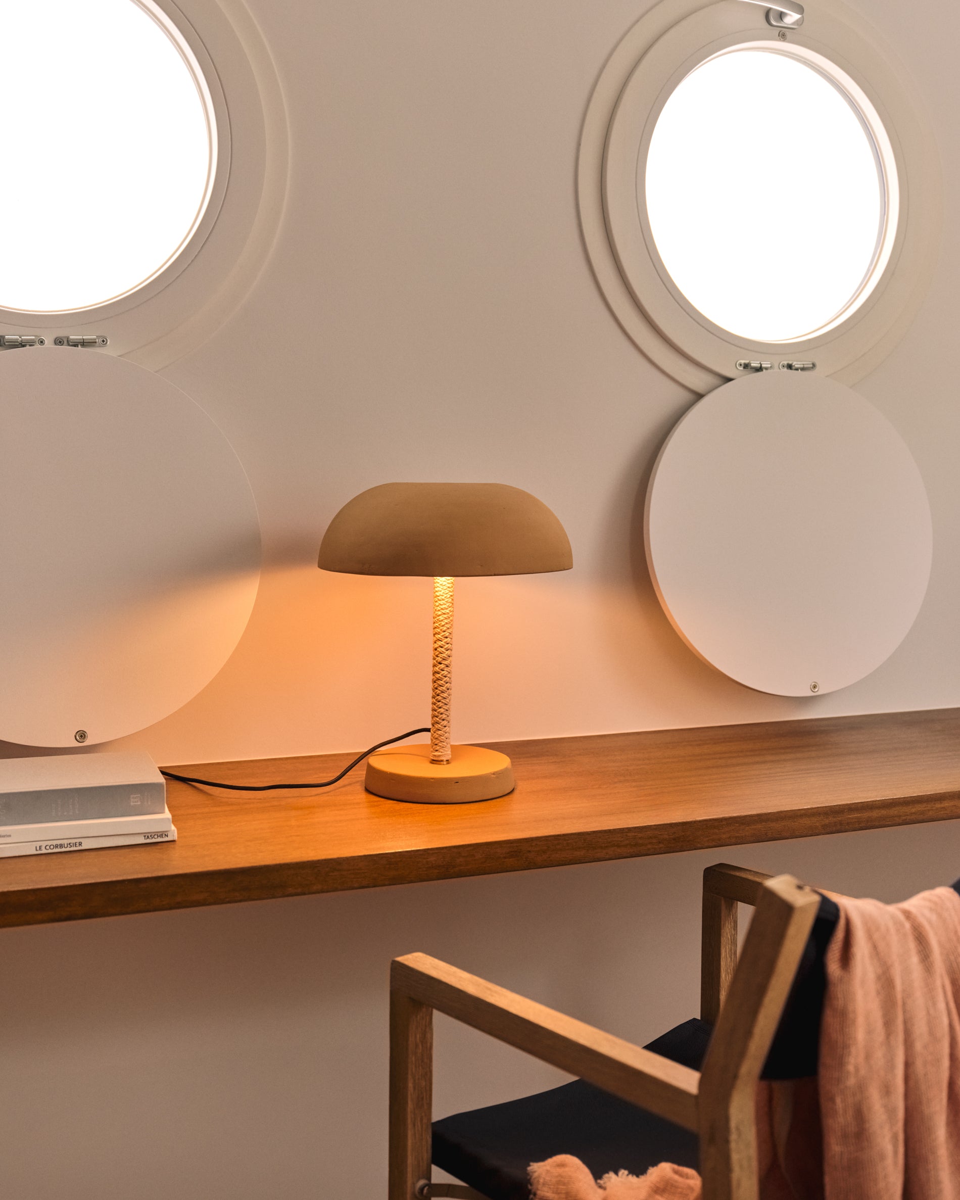 Tischlampe Arinda in Terrakotta in Terrakotta präsentiert im Onlineshop von KAQTU Design AG. Tischleuchte ist von Kave Home