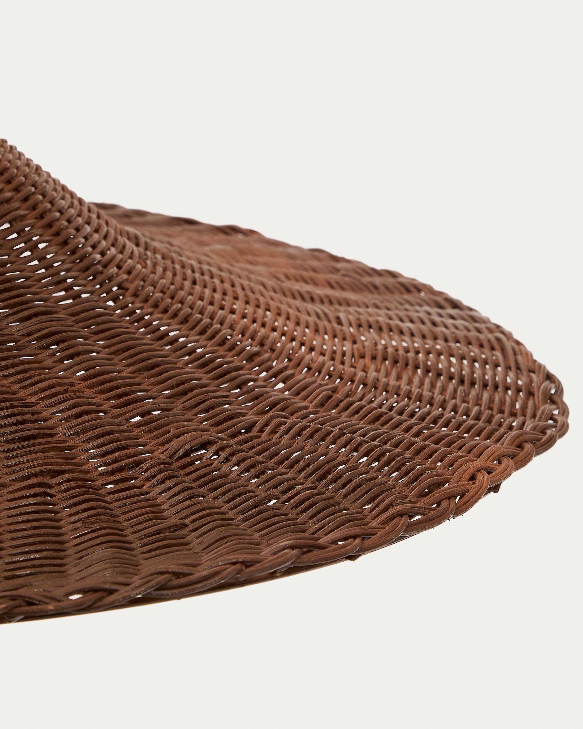 Lampenschirm für Deckenleuchte Bladia aus Rattan mit Finish in Braun Ø 70 cm in Braun präsentiert im Onlineshop von KAQTU Design AG. Lampenschirm ist von Kave Home