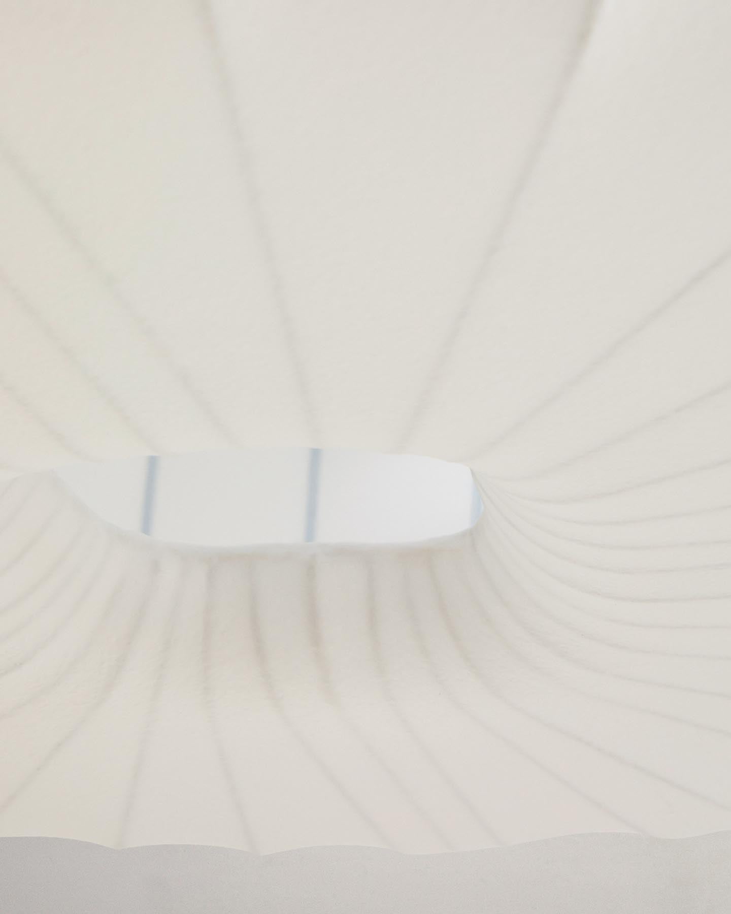 Deckenleuchte Somar aus Synthetikfasern und Stahlstäben, Ø 76 cm in Weiß präsentiert im Onlineshop von KAQTU Design AG. Lampenschirm ist von Kave Home