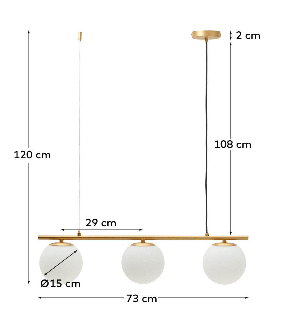 Deckenleuchte Brisia aus Metall mit gebürstetem Messing-Finish und drei mattierten Glaskugeln Ø 15 cm in Gold, Weiss präsentiert im Onlineshop von KAQTU Design AG. Lampenschirm ist von Kave Home