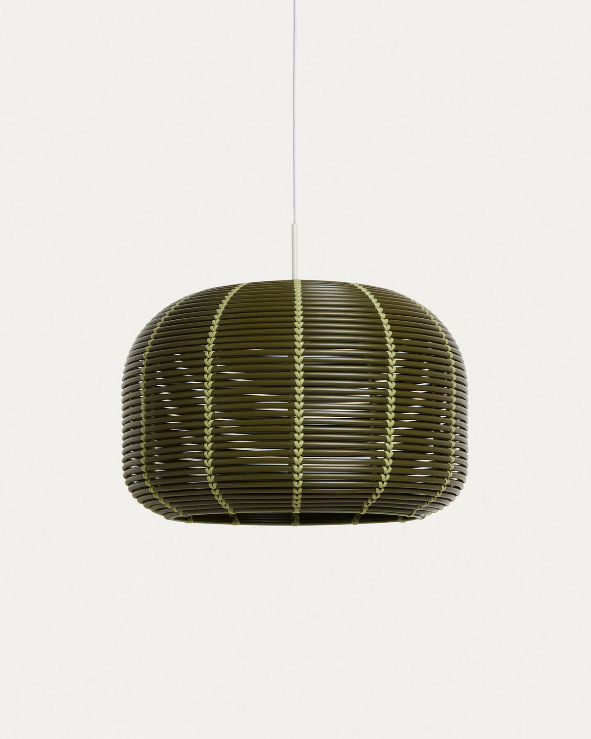 Lampenschirm für die Outdoor-Deckenleuchte Garoina aus synthetischem Rattan in Grün, Ø 50 cm in Grün präsentiert im Onlineshop von KAQTU Design AG. Outdoor Tischleuchte ist von Kave Home