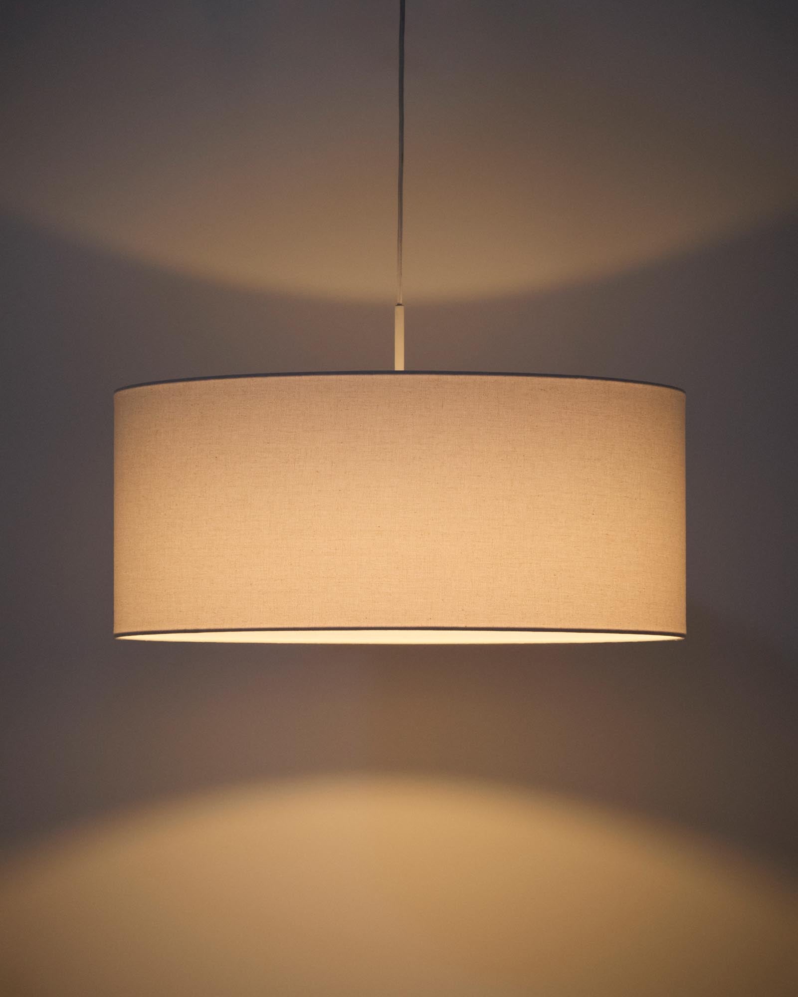 Lampenschirm für Deckenleuchten Niani aus elfenbeinfarbener Baumwolle Ø 60 cm in Weiss präsentiert im Onlineshop von KAQTU Design AG. Lampenschirm ist von Kave Home