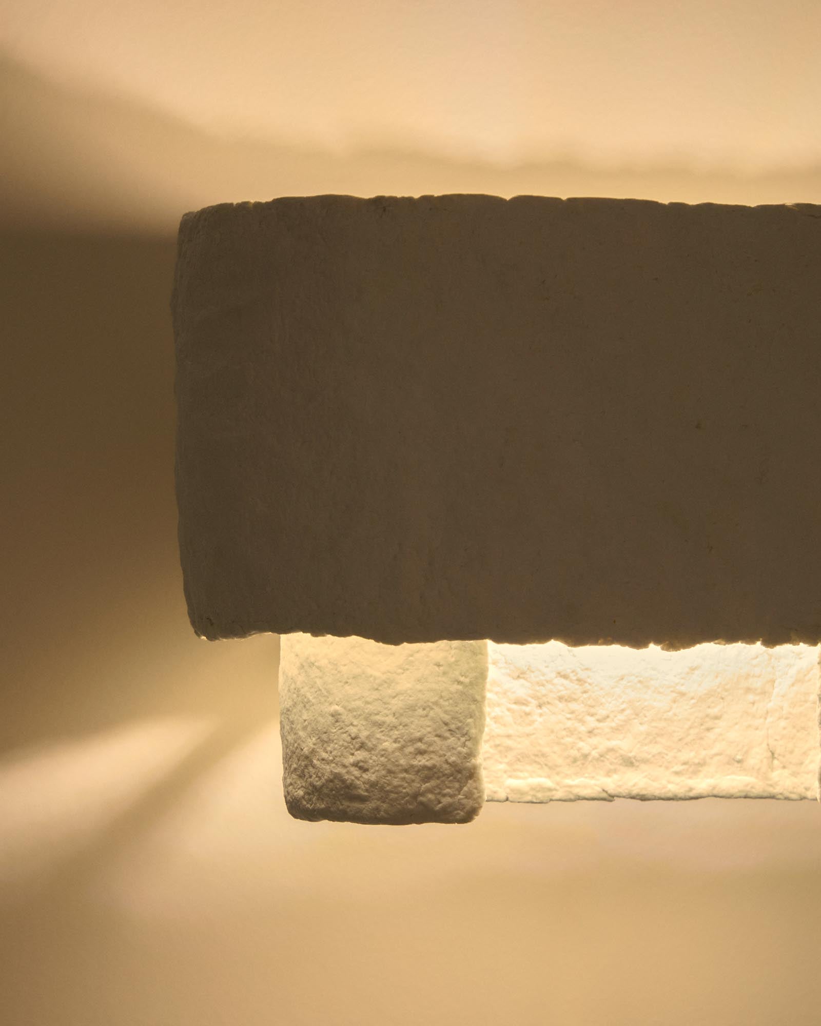 Wandleuchte Bedala aus weissem Pappmaché in Weiss präsentiert im Onlineshop von KAQTU Design AG. Wandleuchte ist von Kave Home