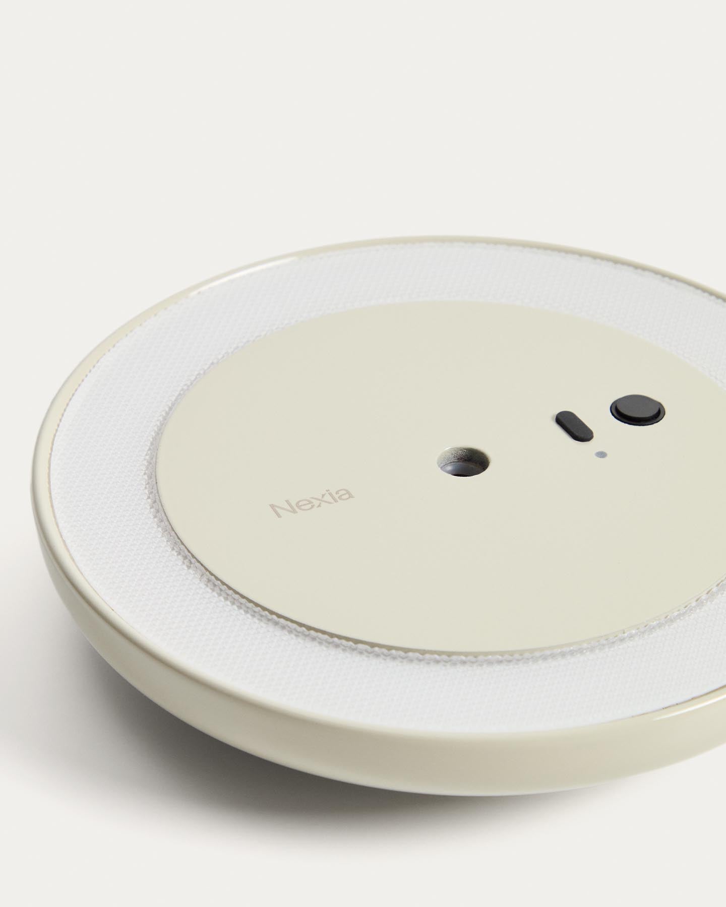 Tragbare Deckenleuchte Porte aus hellgrauem Aluminium, Ø 16 cm in Hellgrau präsentiert im Onlineshop von KAQTU Design AG. Lampenschirm ist von Kave Home