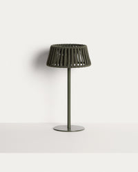 Lampada da tavolo solare per esterni <tc>Aldet</tc> realizzata in corda piatta con base in metallo verde