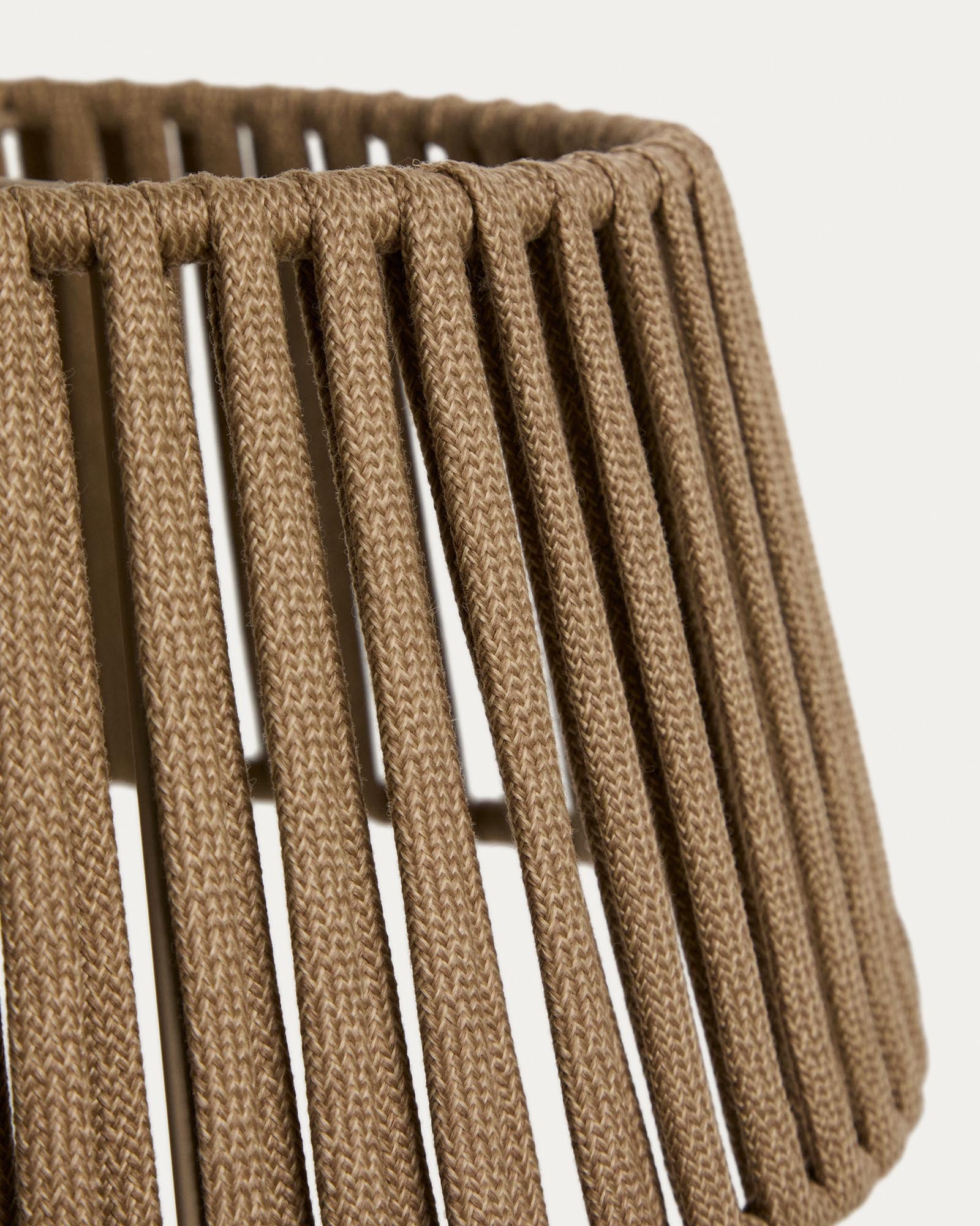 Lampenschirm für Deckenleuchte Aldet aus flachem Seil in Beige, Ø 46 cm in Hellgrau präsentiert im Onlineshop von KAQTU Design AG. Outdoor Pendelleuchte ist von Kave Home