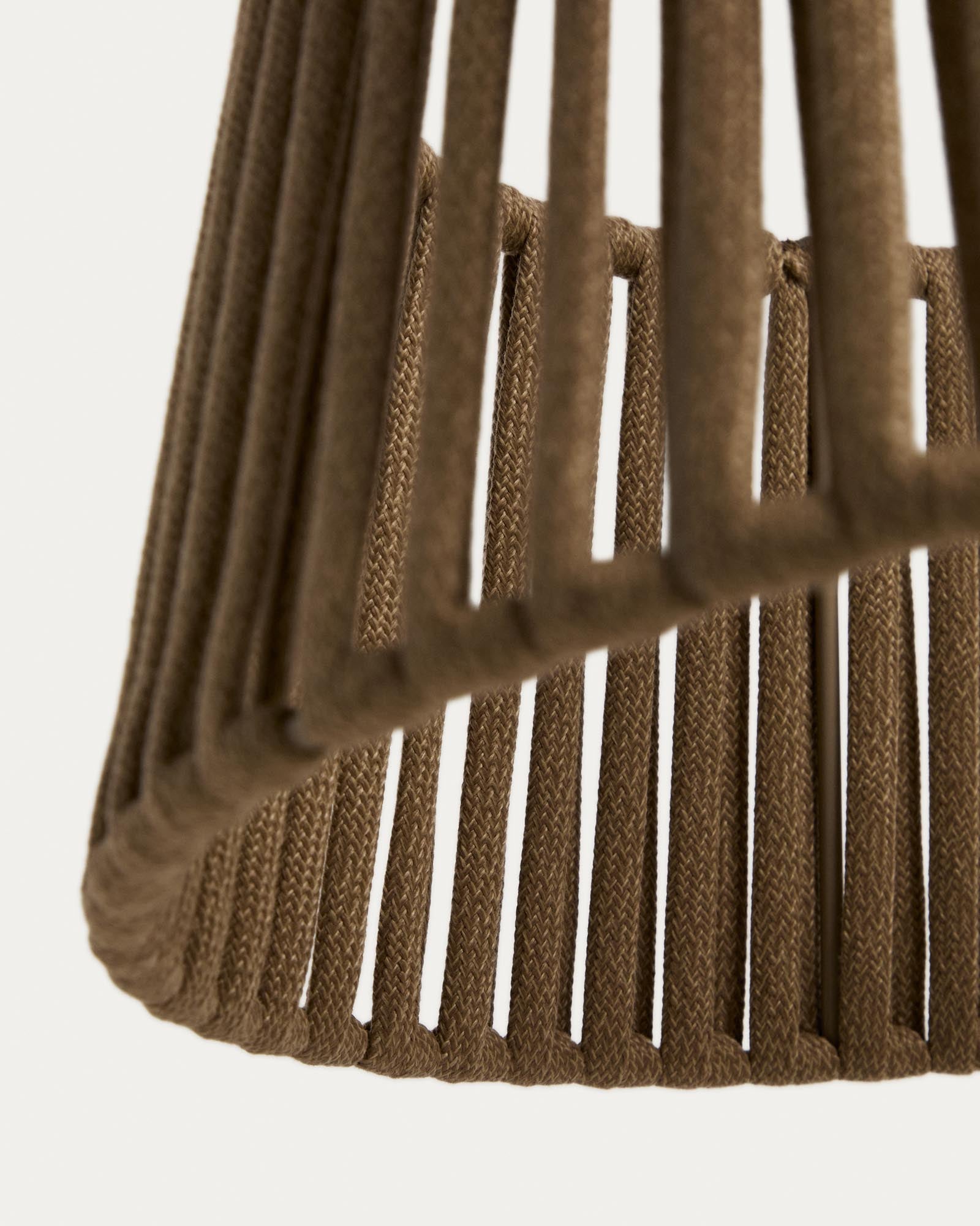 Lampenschirm für Deckenleuchte Aldet aus flachem Seil in Beige, Ø 46 cm in Hellgrau präsentiert im Onlineshop von KAQTU Design AG. Outdoor Pendelleuchte ist von Kave Home