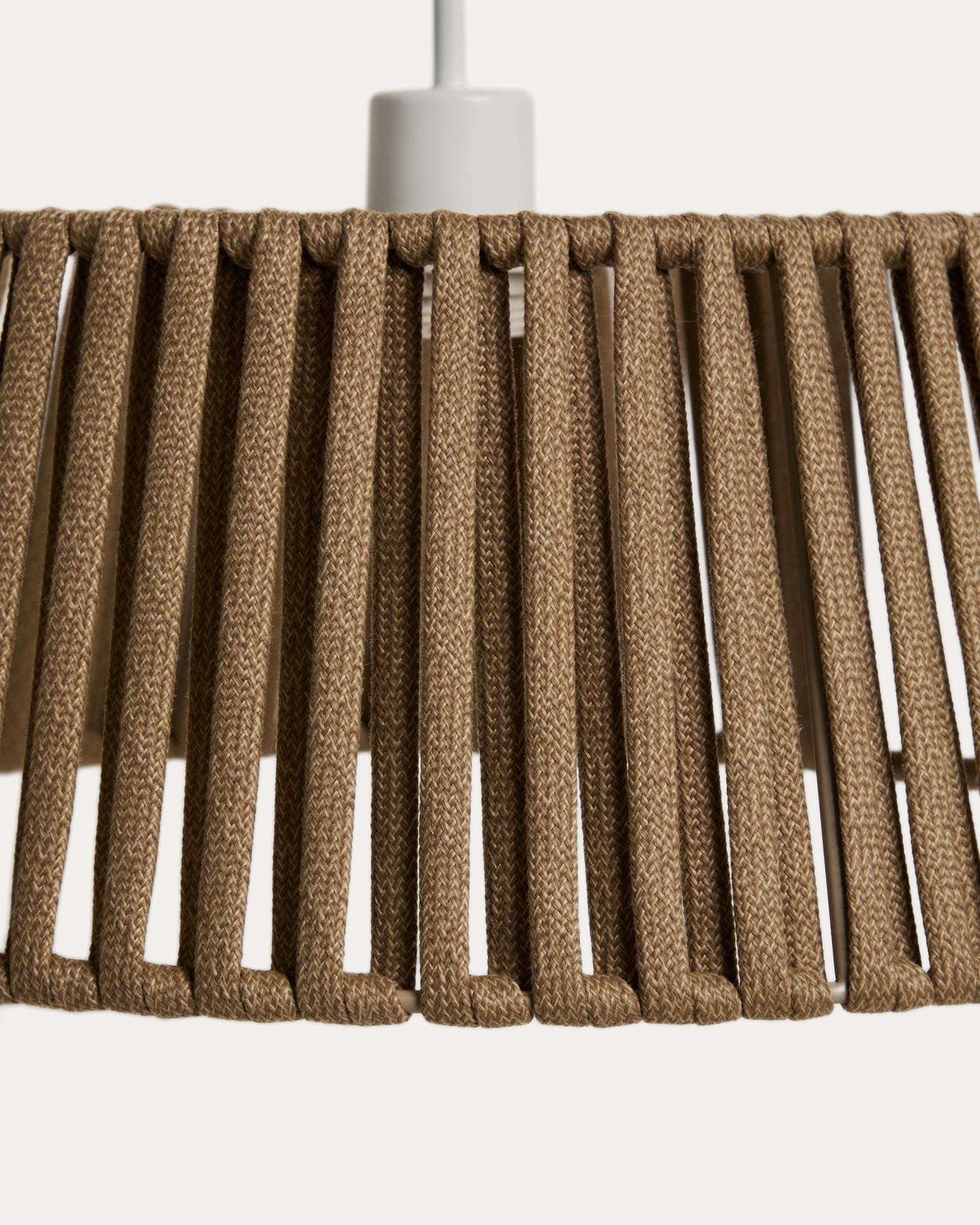 Lampenschirm für Deckenleuchte Aldet aus flachem Seil in Beige, Ø 46 cm in Hellgrau präsentiert im Onlineshop von KAQTU Design AG. Outdoor Pendelleuchte ist von Kave Home