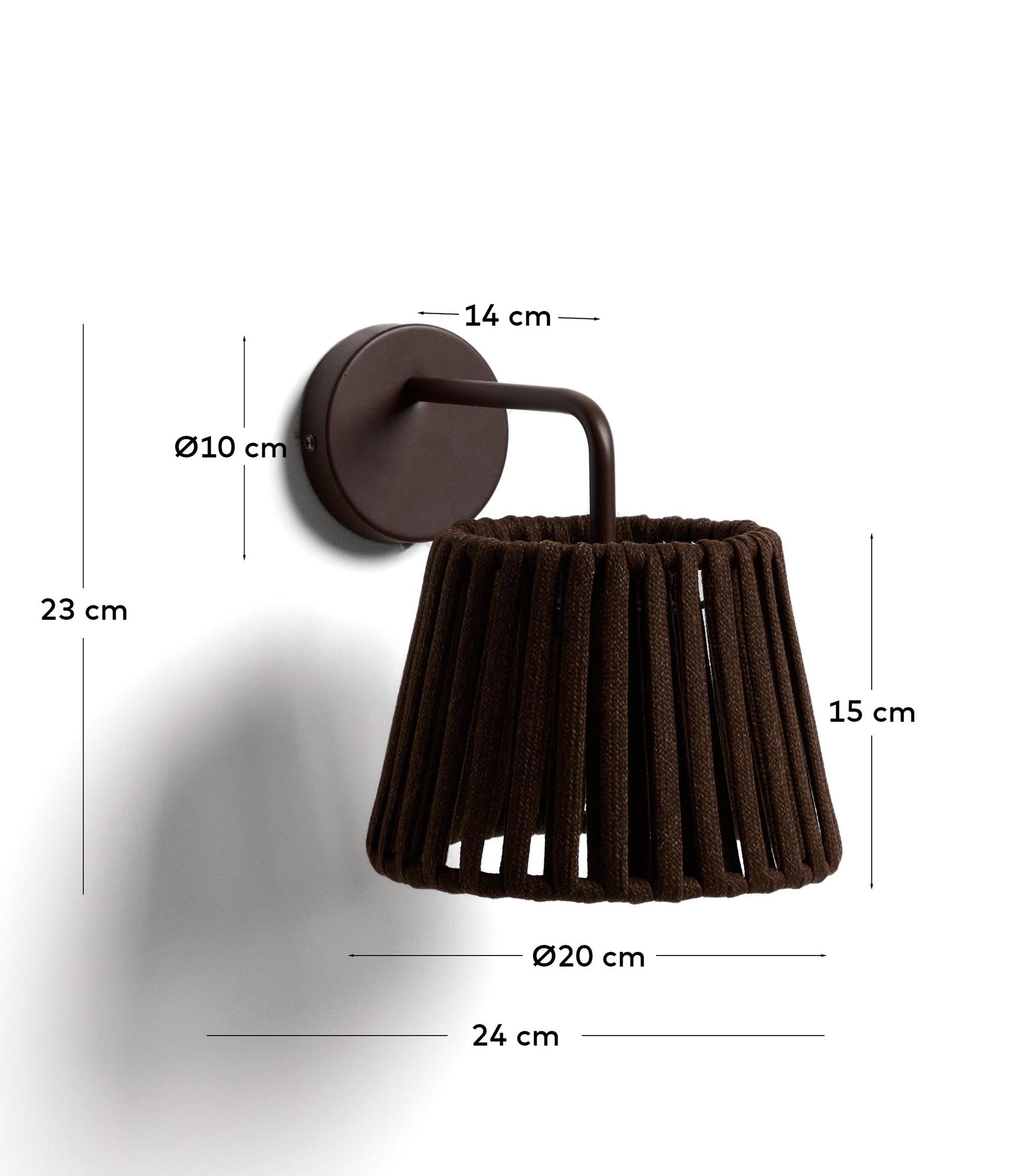 Moderne Outdoor-Wandleuchte Aldet, gefertigt aus strapazierfähigem Seil und edlem braunem Metall, perfekt für gemütliche Abende im Freien.