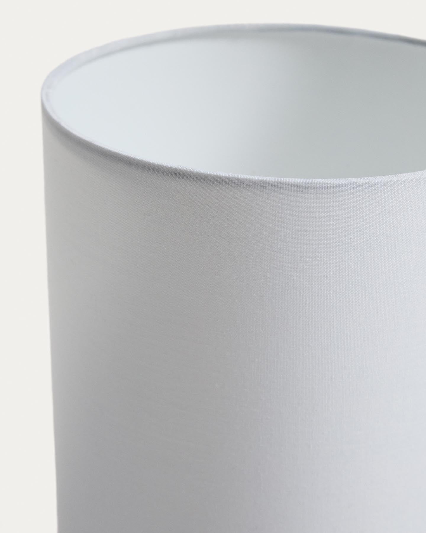Tischlampe Eshe aus Keramik mit Finish in Weiss in Weiss präsentiert im Onlineshop von KAQTU Design AG. Tischleuchte ist von Kave Home