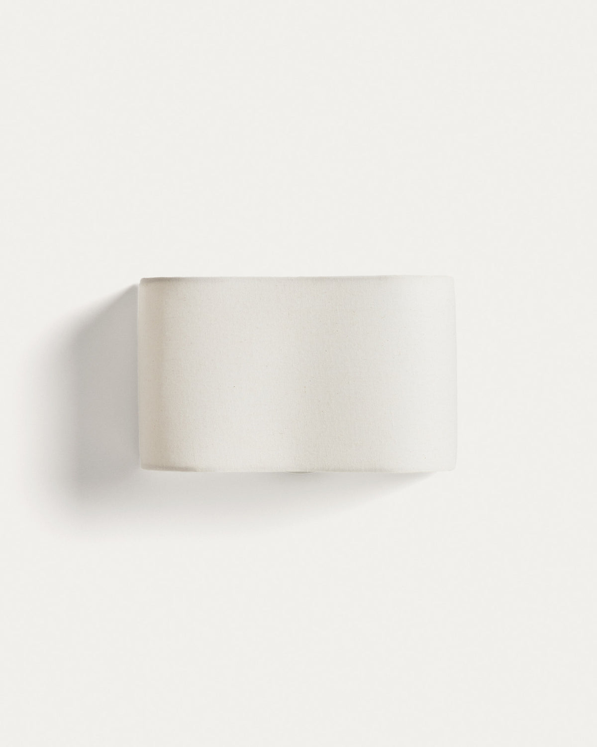 Wandleuchte Lumeni aus Kautschukholz und Leinen in Beige, 25 cm in Beige präsentiert im Onlineshop von KAQTU Design AG. Wandleuchte ist von Kave Home