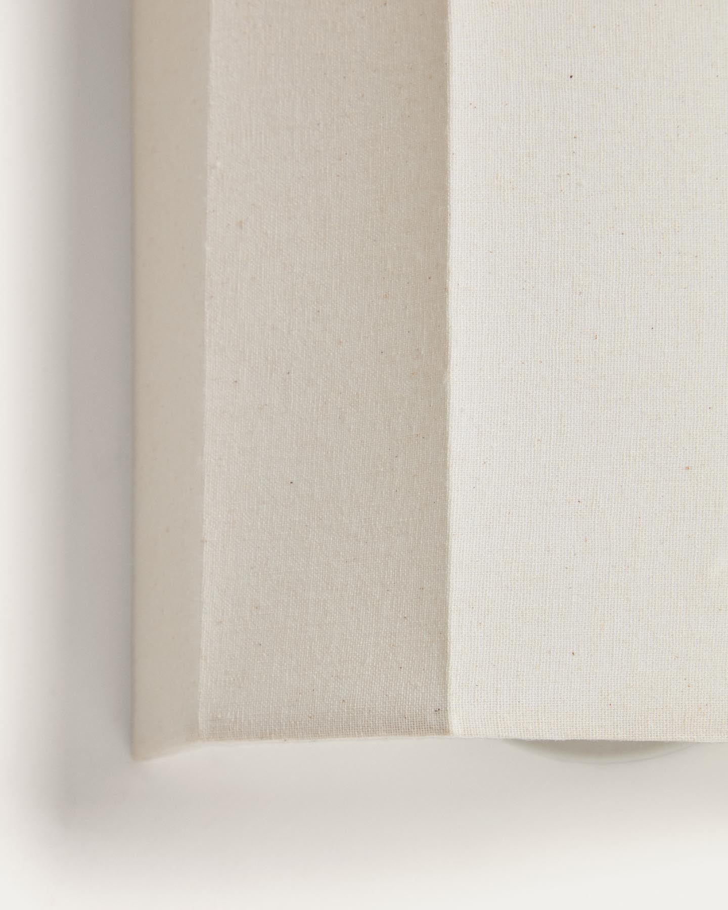 Wandleuchte Lumeni aus Kautschukholz und Leinen in Beige 20 cm in Beige präsentiert im Onlineshop von KAQTU Design AG. Wandleuchte ist von Kave Home