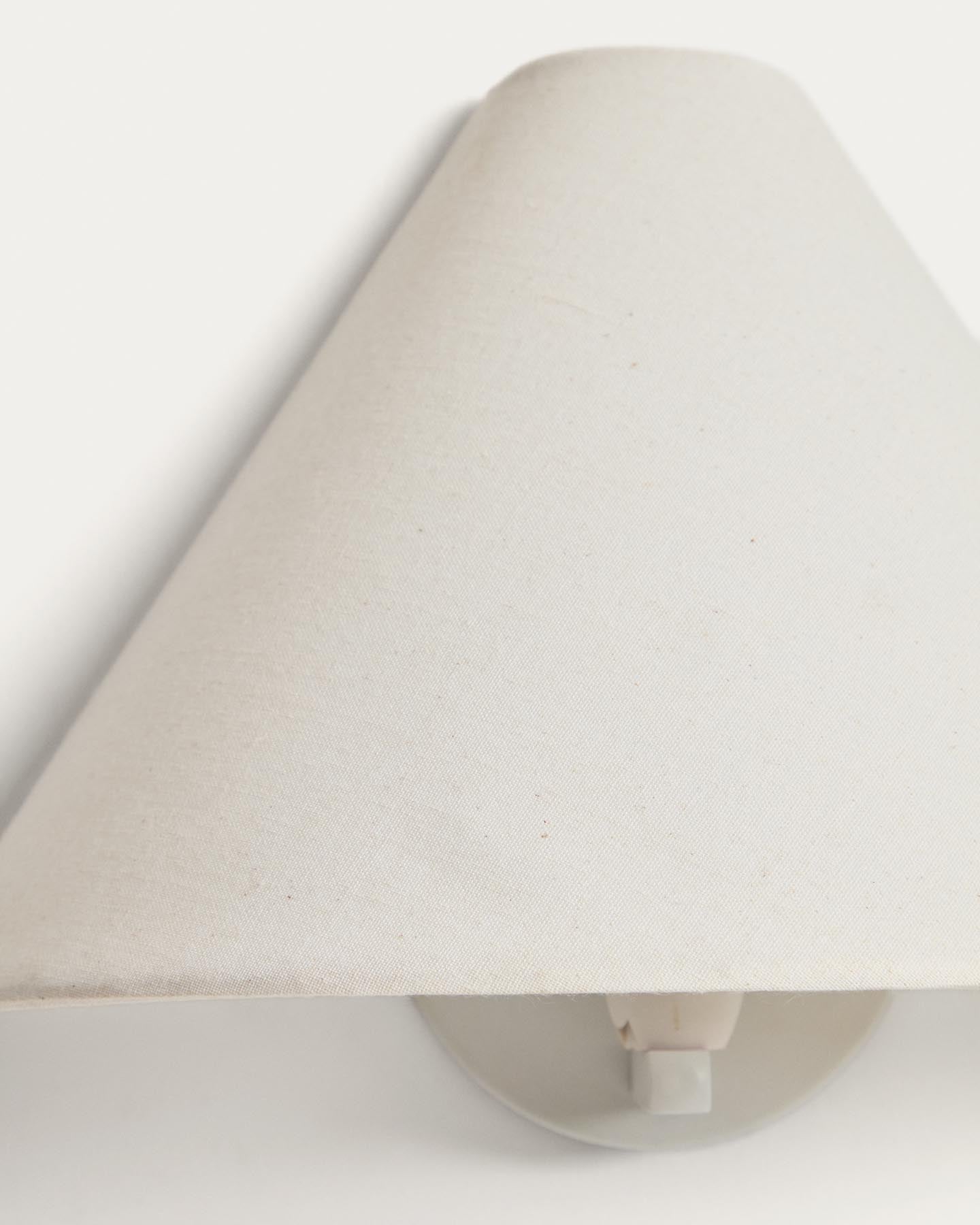 Wandleuchte Lumeni aus Kautschukholz und Leinen in Beige, 30 cm in Beige präsentiert im Onlineshop von KAQTU Design AG. Wandleuchte ist von Kave Home