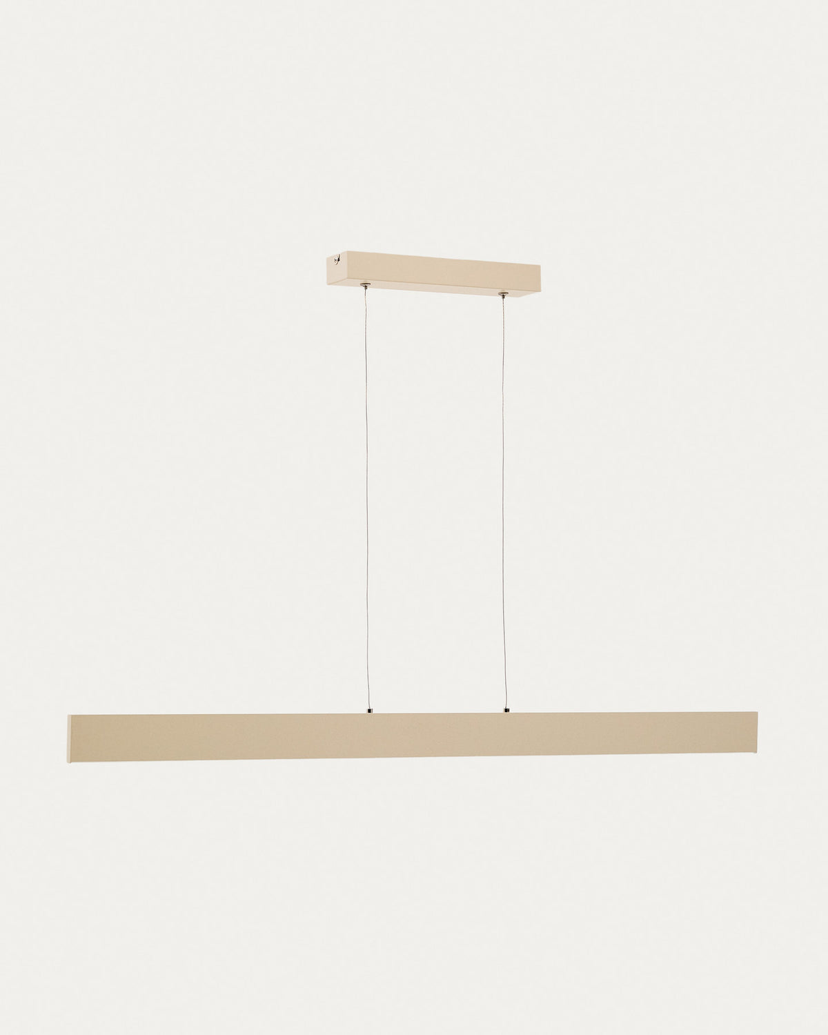 Deckenleuchte Boadella aus Aluminium mit beigem Finish in Beige präsentiert im Onlineshop von KAQTU Design AG. Pendelleuchte ist von Kave Home