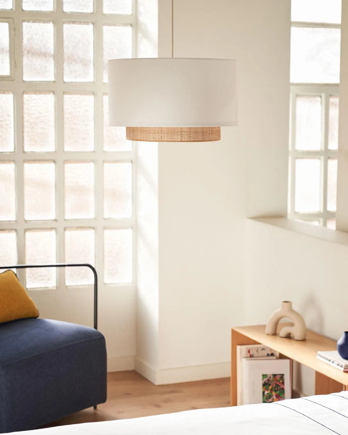 Eleganter Bambus-Deckenleuchtenschirm Ø40cm, Natur/Weiß von Kave Home.