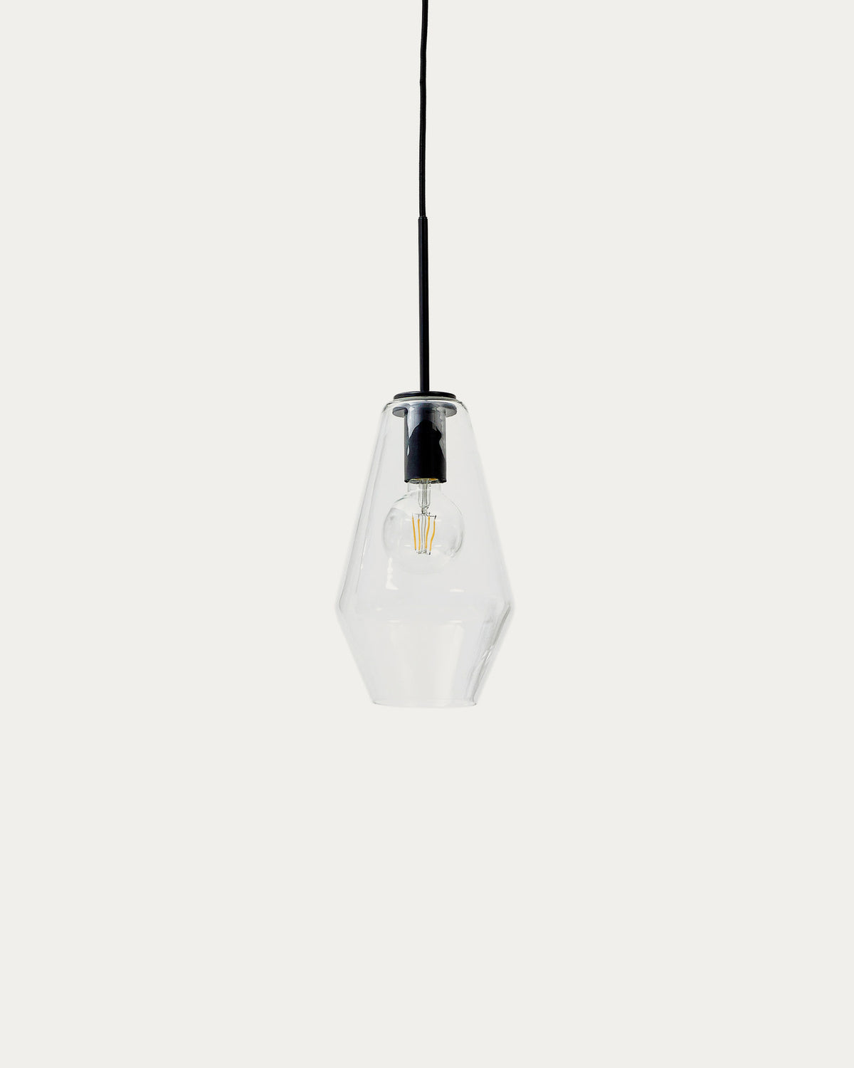 Mao Deckenleuchte aus Glas Ø 17 cm in Transparent präsentiert im Onlineshop von KAQTU Design AG. Pendelleuchte ist von Kave Home