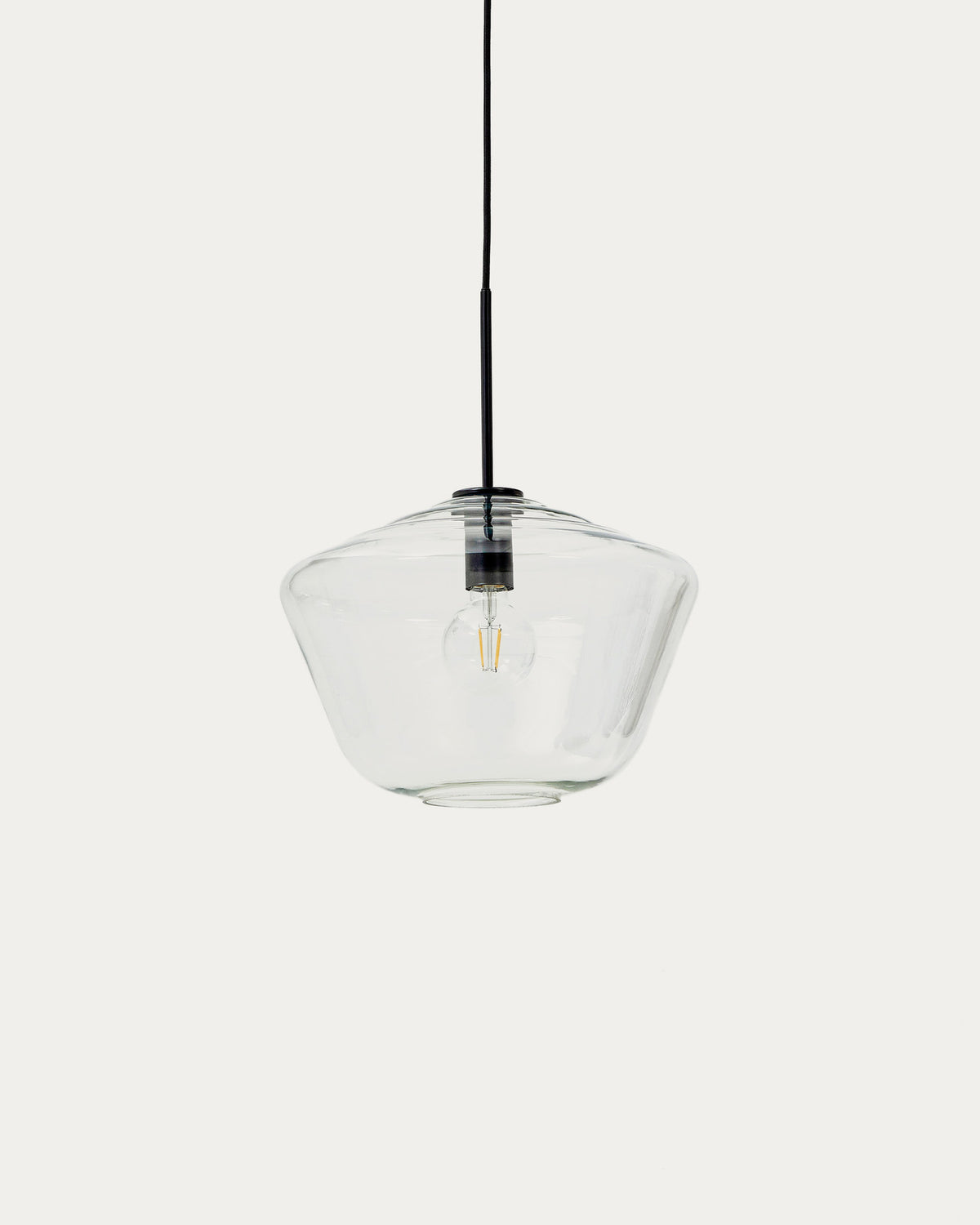 Mao Deckenleuchte aus Glas Ø 35 cm in Transparent präsentiert im Onlineshop von KAQTU Design AG. Pendelleuchte ist von Kave Home