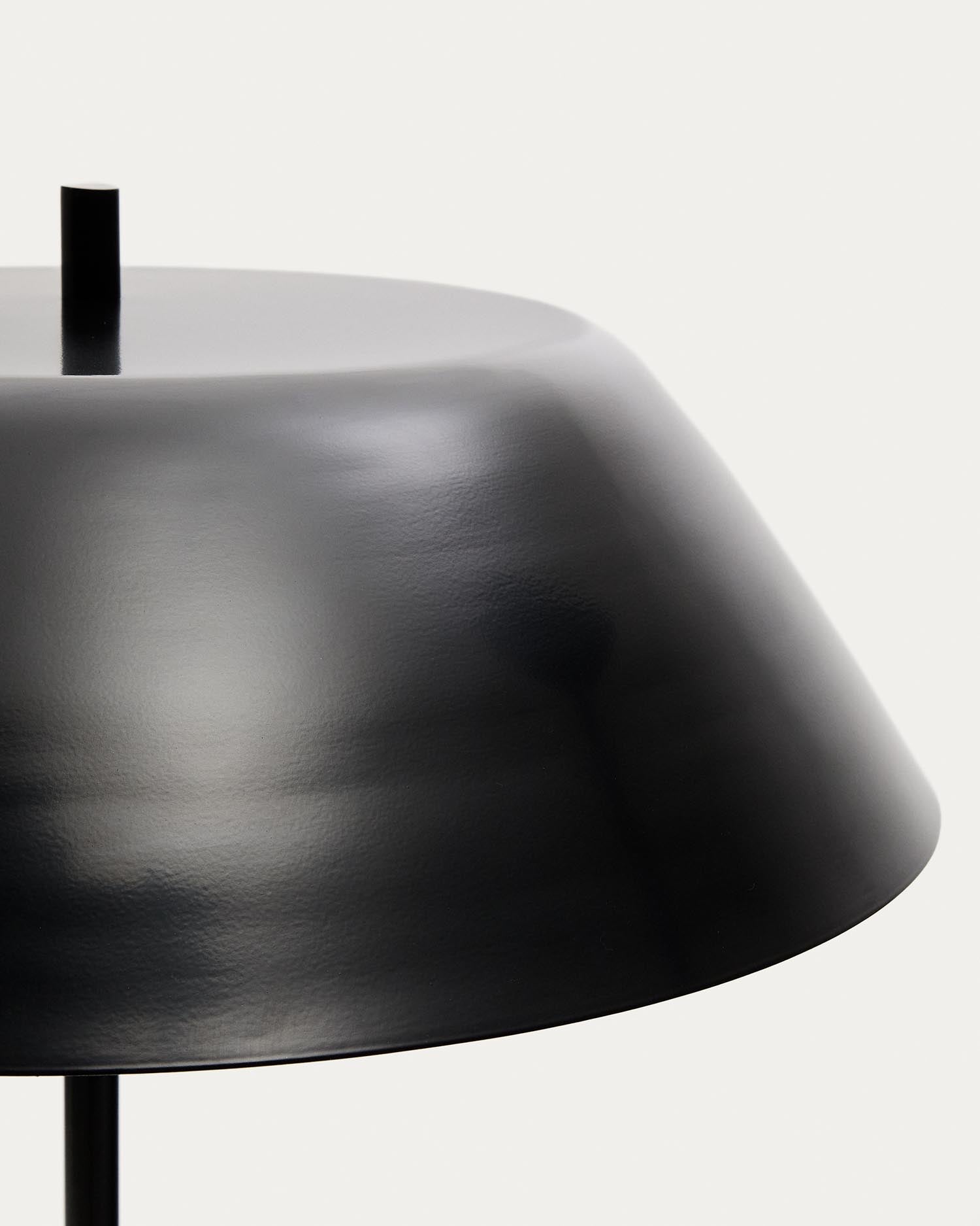 Elegante Stehlampe Sayra mit schwarzem Marmorsockel und Metall in schwarzem Finish, ideal für moderne Wohnräume.