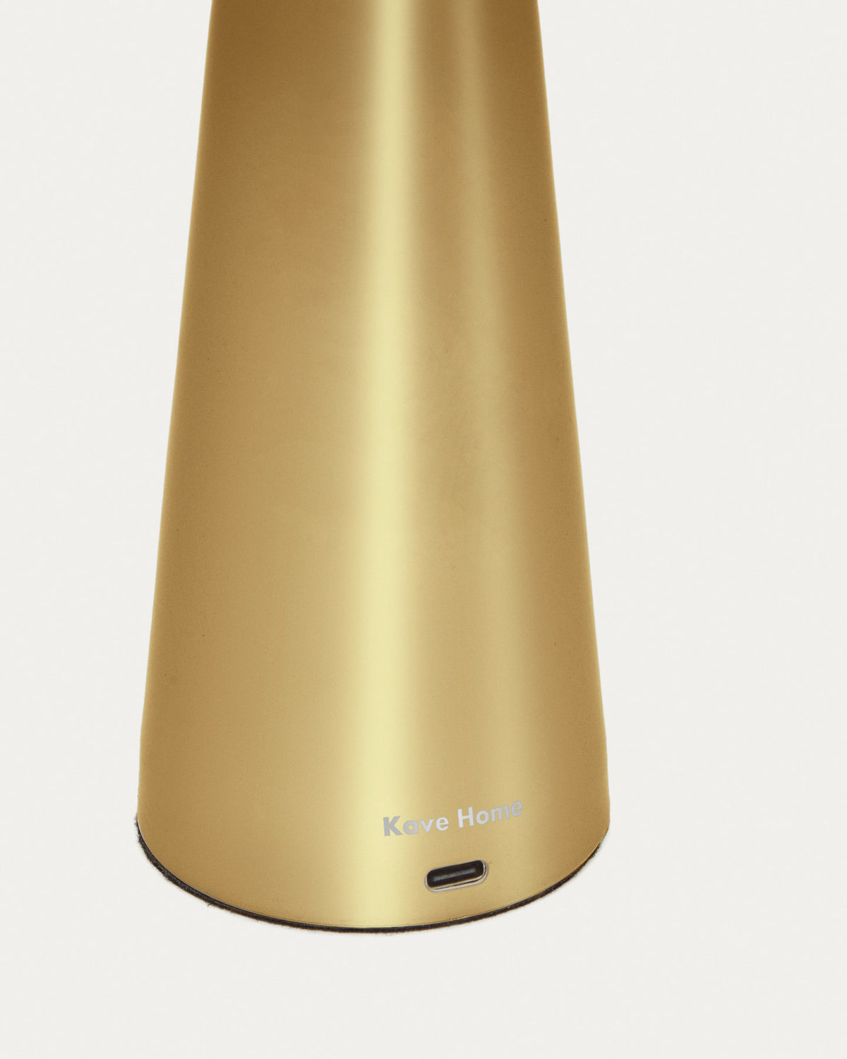 Arenys Tischlampe klein aus Metall mit goldener Lackierung in Gold präsentiert im Onlineshop von KAQTU Design AG. Tischleuchte ist von Kave Home