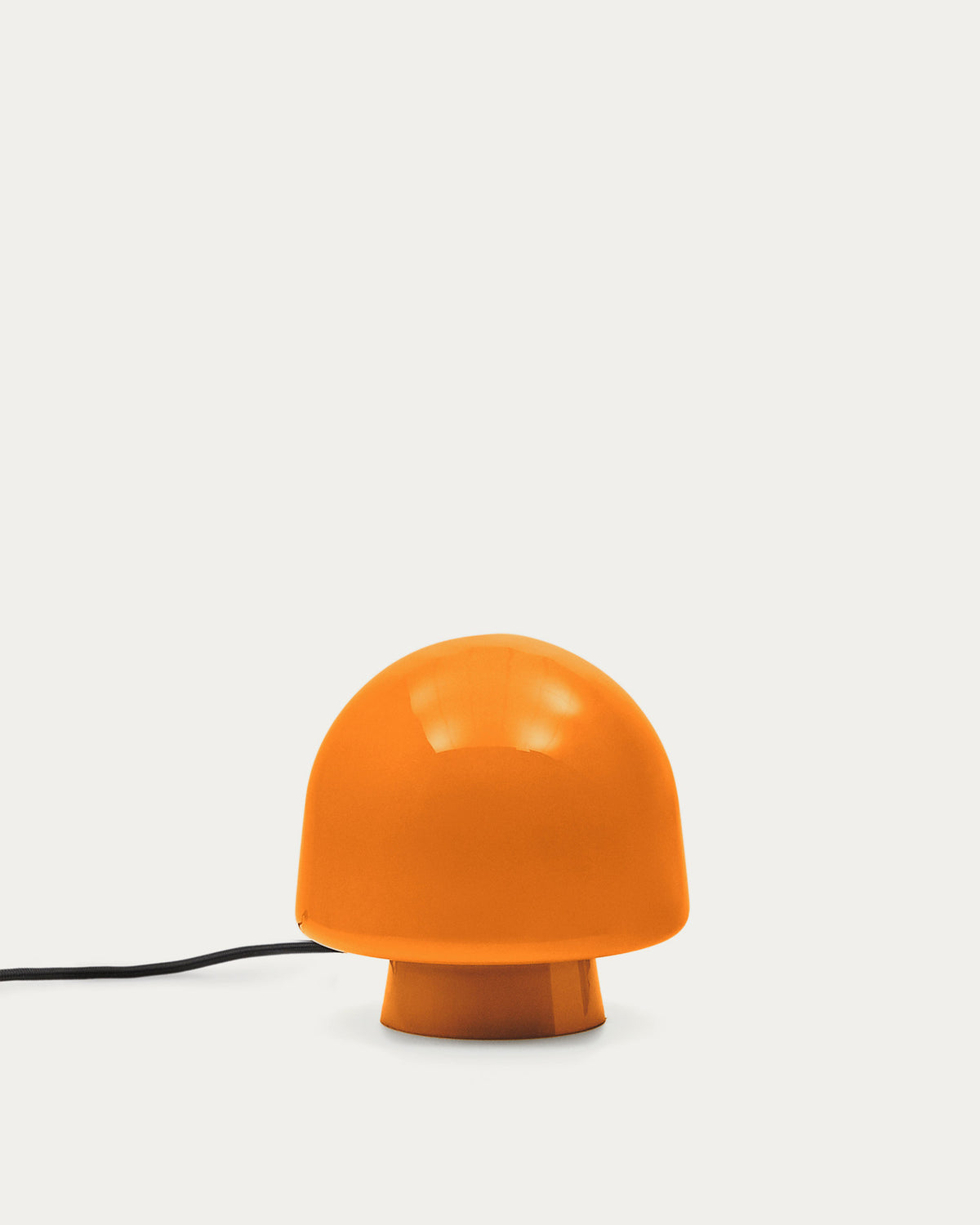 Tischleuchte Reig aus orangefarbenem Glas in Orange präsentiert im Onlineshop von KAQTU Design AG. Tischleuchte ist von Kave Home