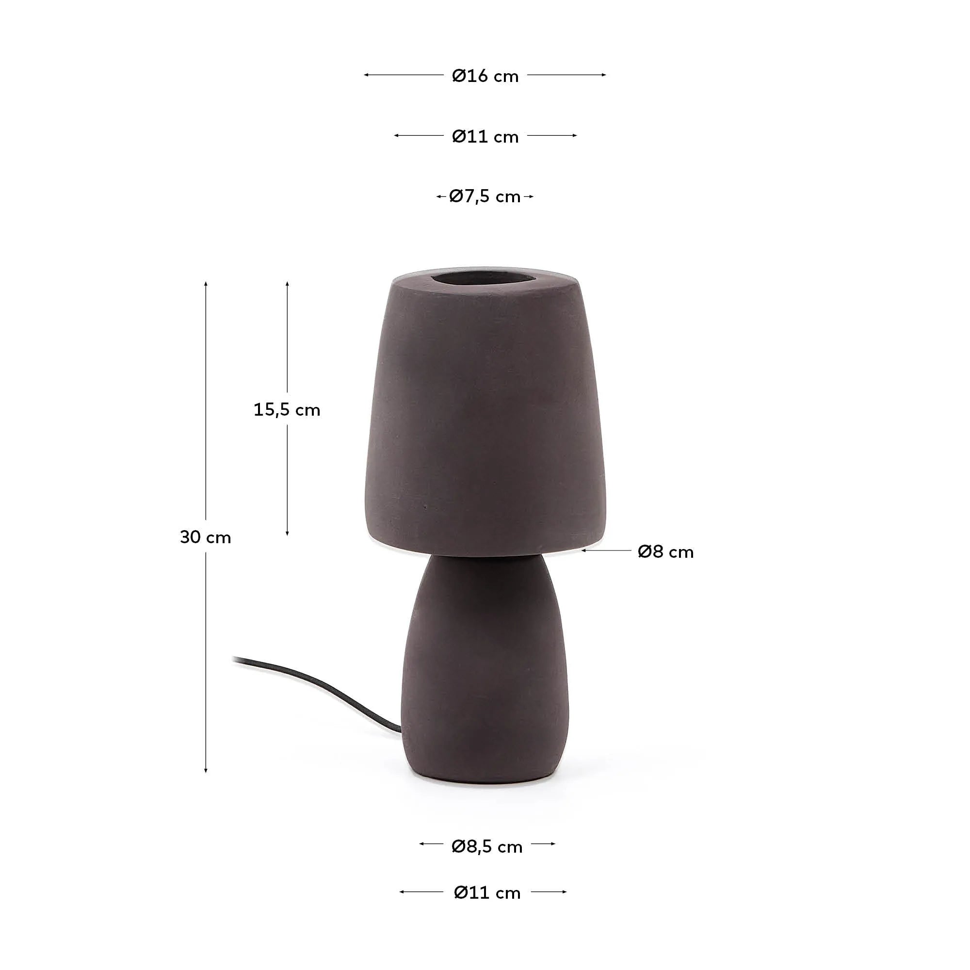 Die Tischleuchte Tandy aus brauner Terrakotta von Kave Home vereint natürliche Eleganz mit funktionalem Design und passt in jeden Raum.