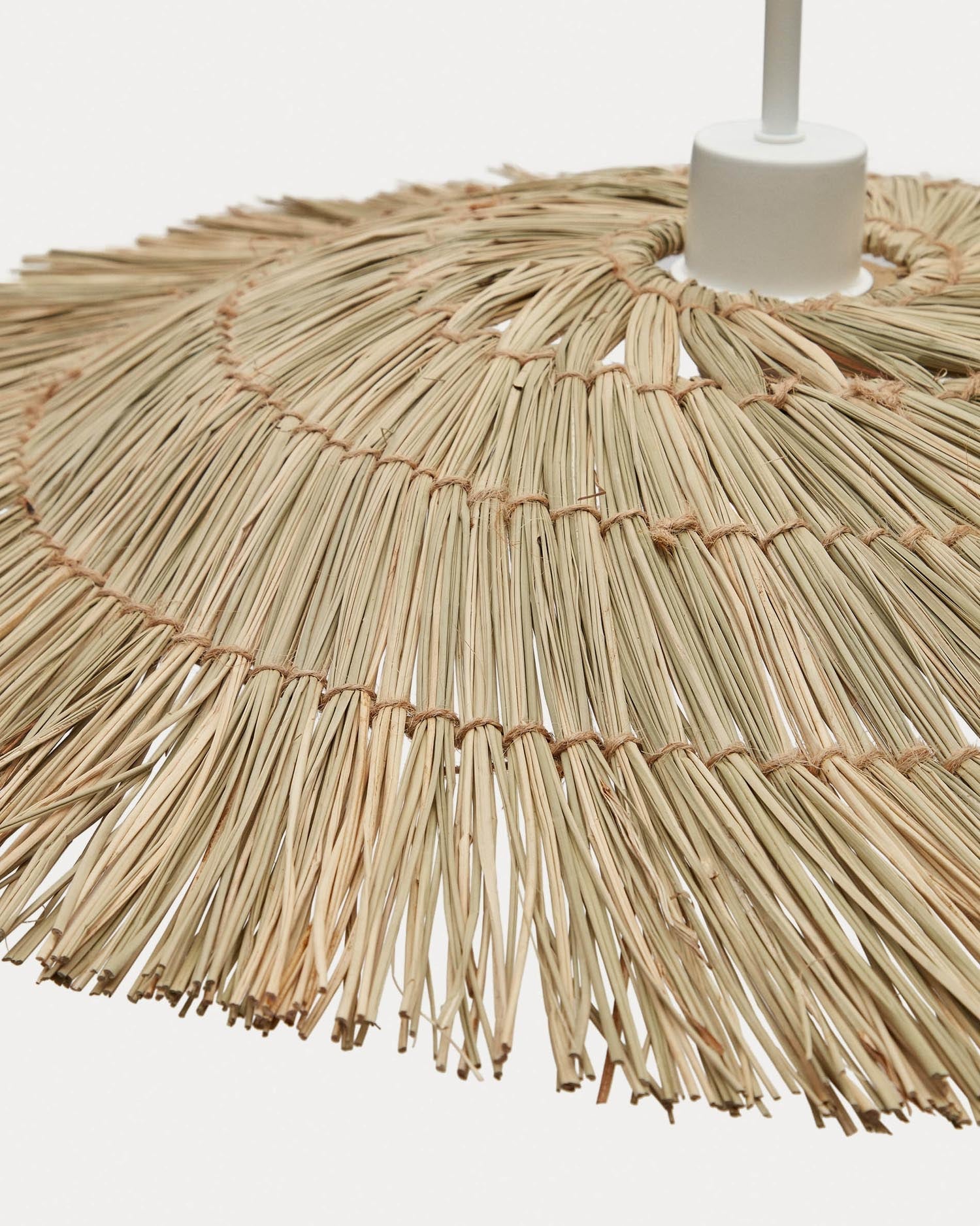 Gualta Lampenschirm aus Naturfasern, 60 cm Durchmesser, natürliches Finish, ideal für Pendelleuchten, von Kave Home.