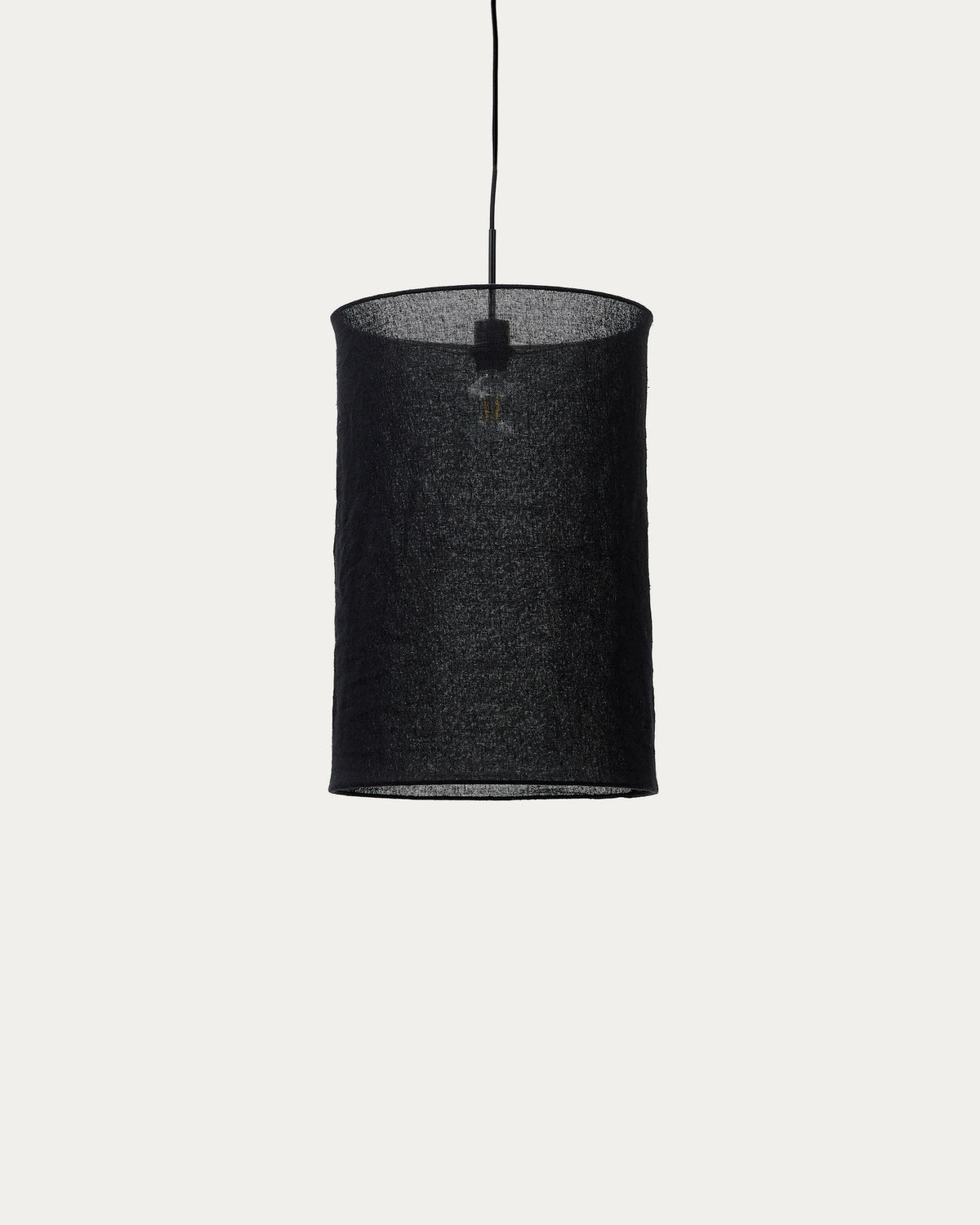 Mariela  Schirm für Deckenlampe aus Leinen mit schwarzem Finish Ø 40 x 60 cm in Schwarz präsentiert im Onlineshop von KAQTU Design AG. Lampenschirm ist von Kave Home