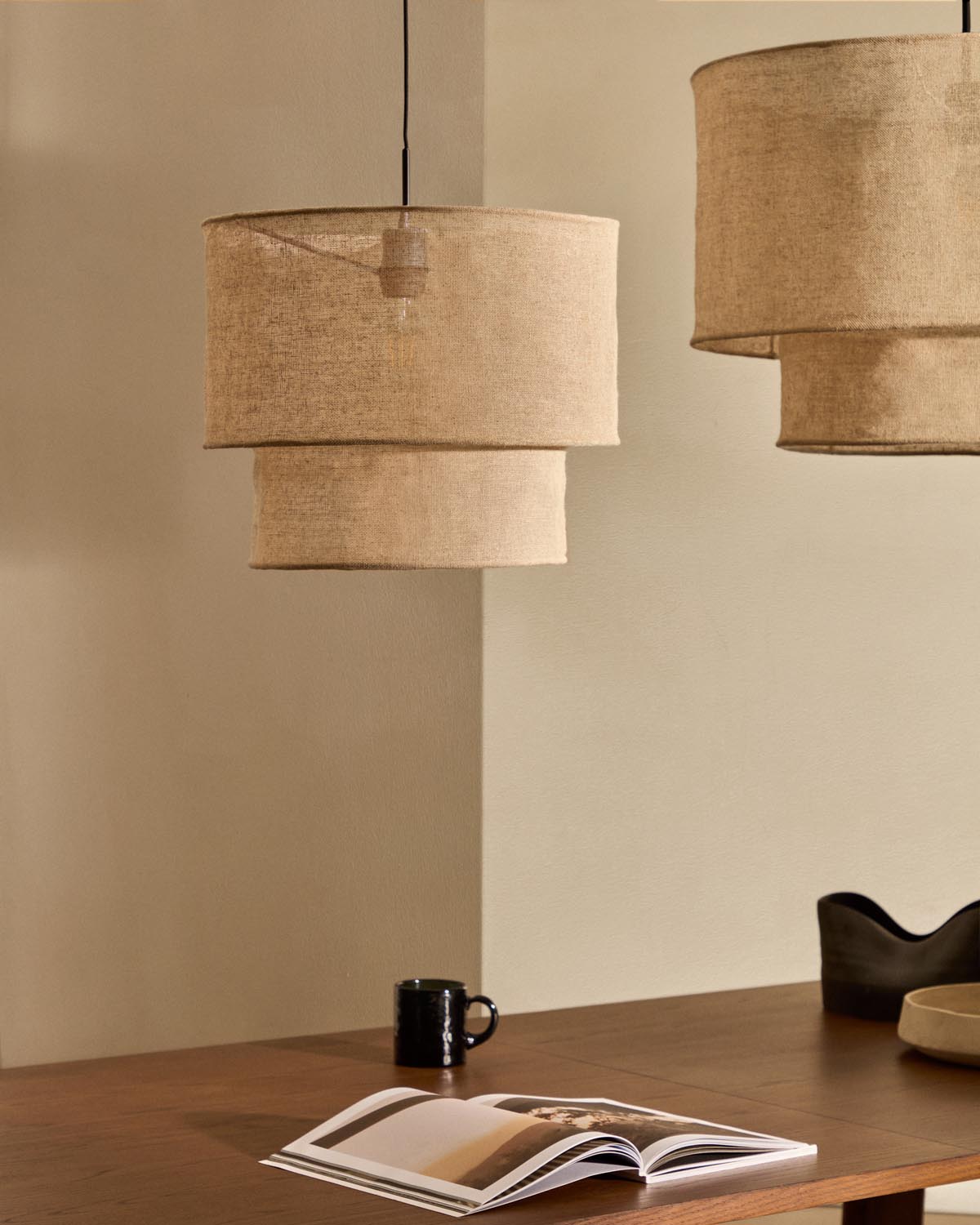 Mariela Schirm für Deckenlampe aus Leinen mit beigem Finish Ø 40 x 34 cm in Natur präsentiert im Onlineshop von KAQTU Design AG. Lampenschirm ist von Kave Home