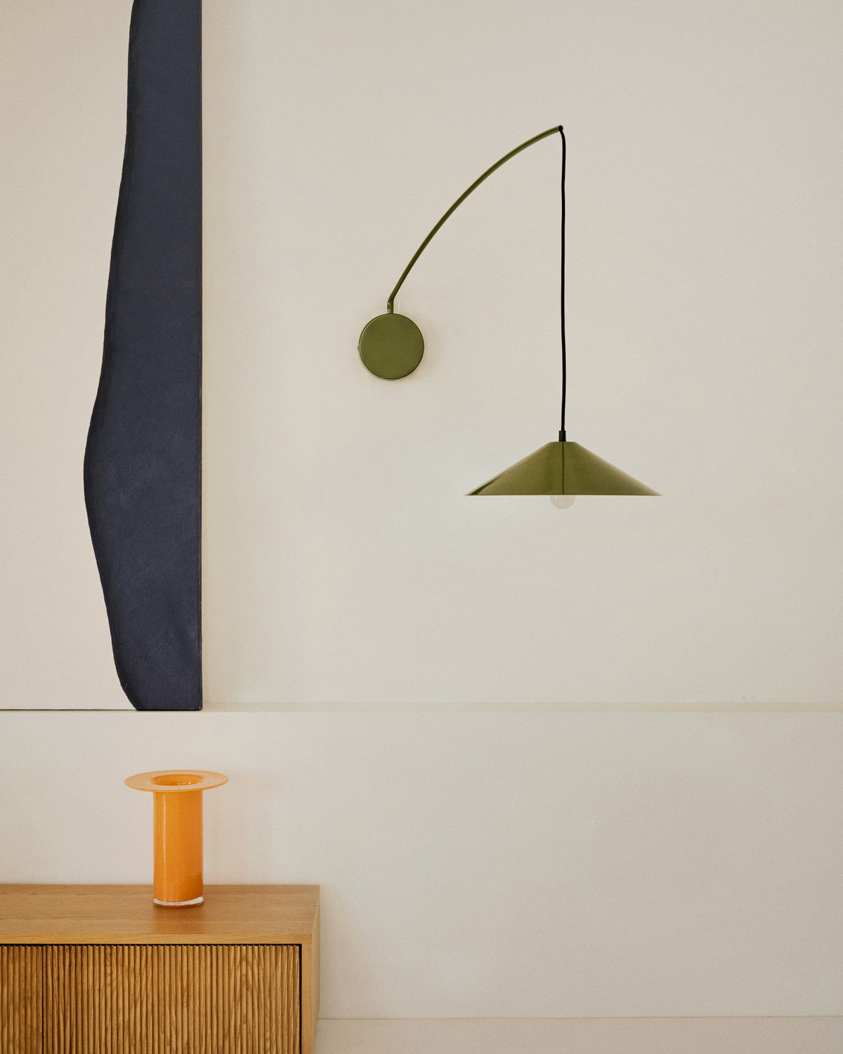 Wandleuchte Kally aus Metall mit grün lackiertem Finish in Grün präsentiert im Onlineshop von KAQTU Design AG. Wandleuchte ist von Kave Home