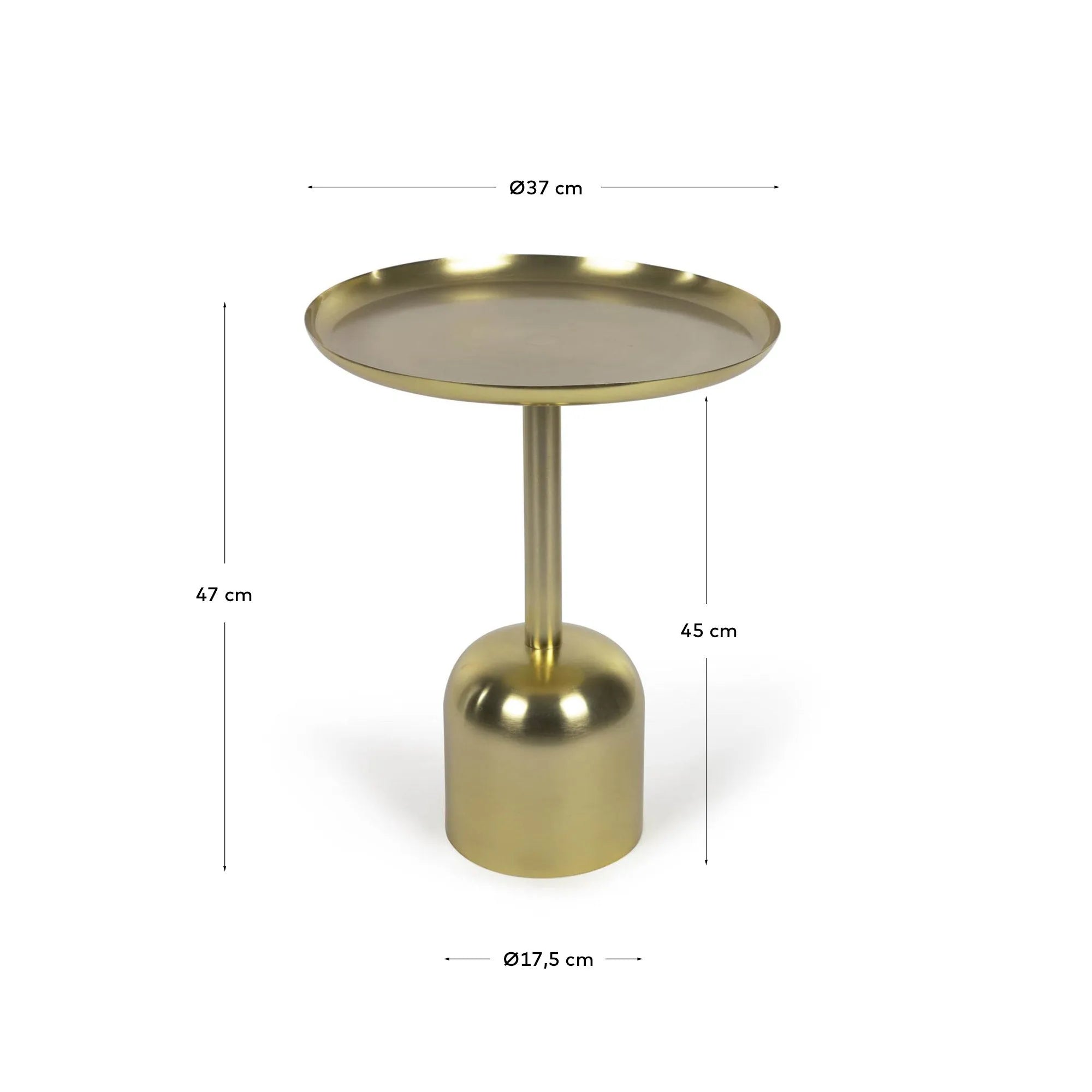 Der Adaluz Beistelltisch von Kave Home besticht durch seine goldene Metalloptik und kompakte Eleganz, ideal für stilvolle Akzente.