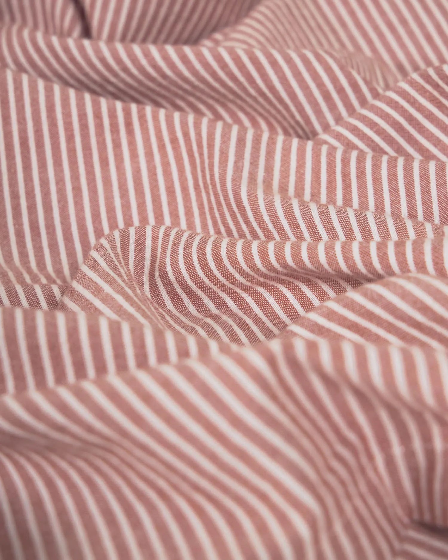 Elegantes, nachhaltiges Bettwäsche-Set aus 100% GOTS-zertifizierter Bio-Baumwolle für Kinder, 60x120 cm, von Kave Home.