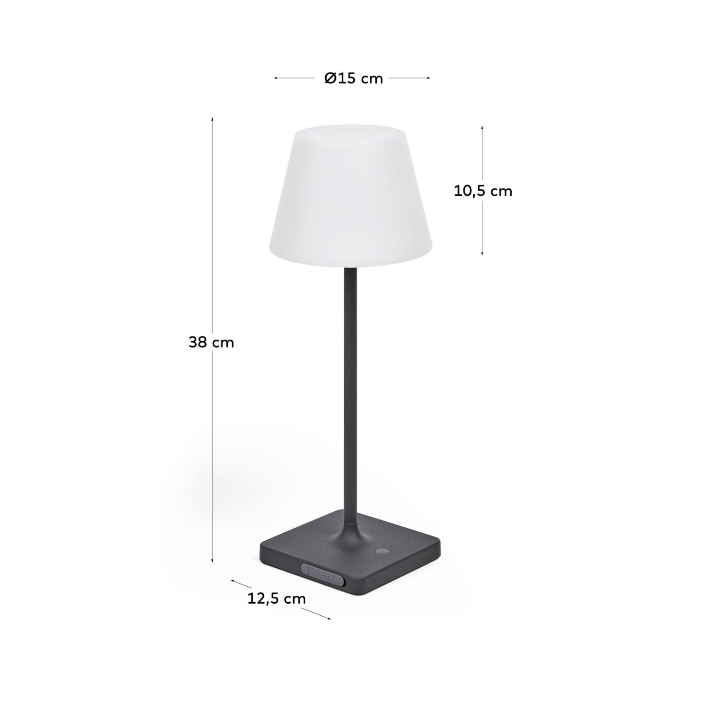 Die Aluney Outdoor Tischlampe von Kave Home bietet elegantes schwarzes Design und funktionale Beleuchtung für Ihren Außenbereich.