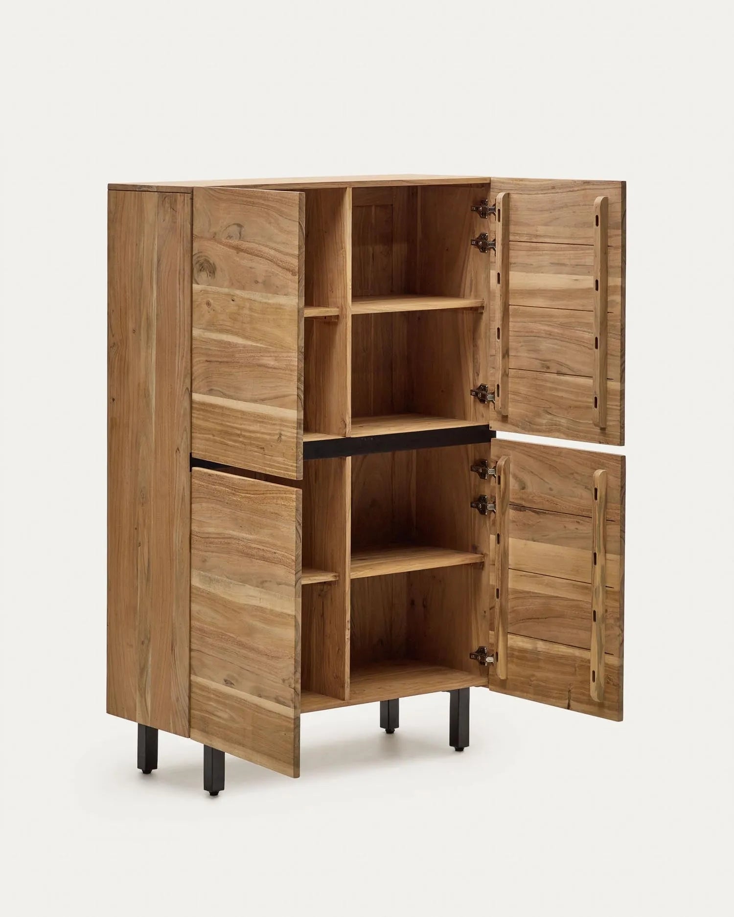 Das Uxue Sideboard aus Akazienholz vereint natürliche Eleganz und Funktionalität in einem modernen Design.