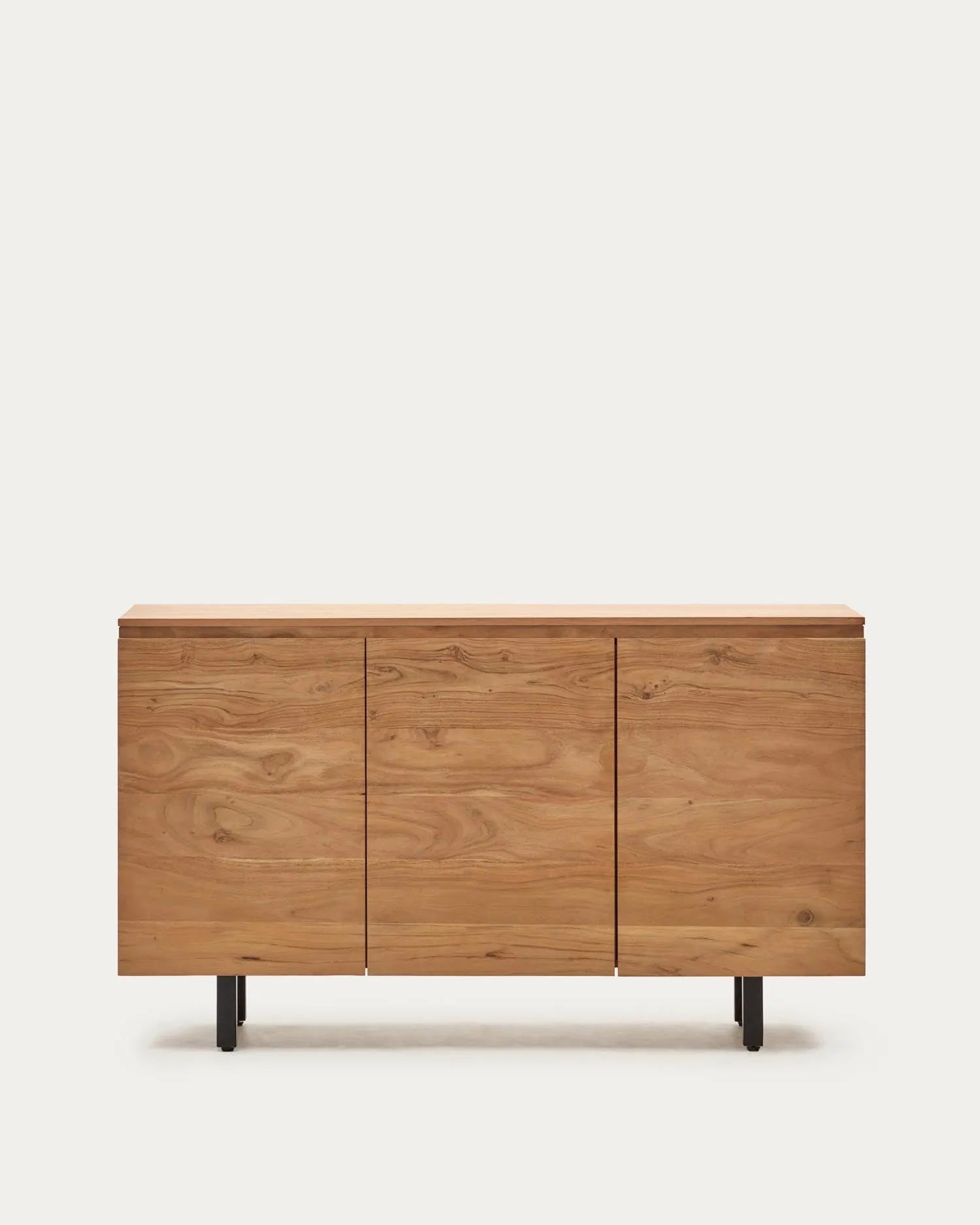3-türiges Sideboard Uxue aus massivem Akazienholz mit gebleichtem Finish 150 x 88 cm in Beige präsentiert im Onlineshop von KAQTU Design AG. Sideboard ist von Kave Home