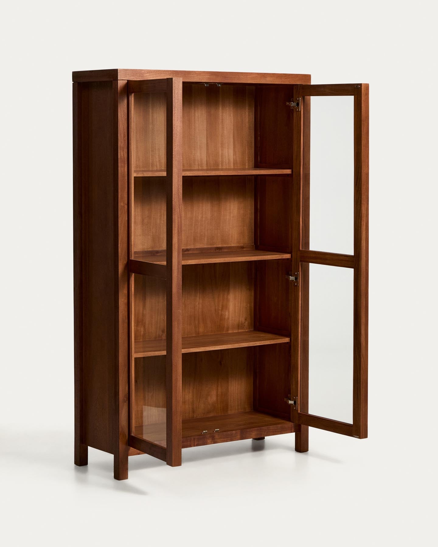 Vitrine Norani aus massivem Akazienholz und Akazienfurnier 110 x 185 cm in Braun präsentiert im Onlineshop von KAQTU Design AG. Vitrine ist von Kave Home