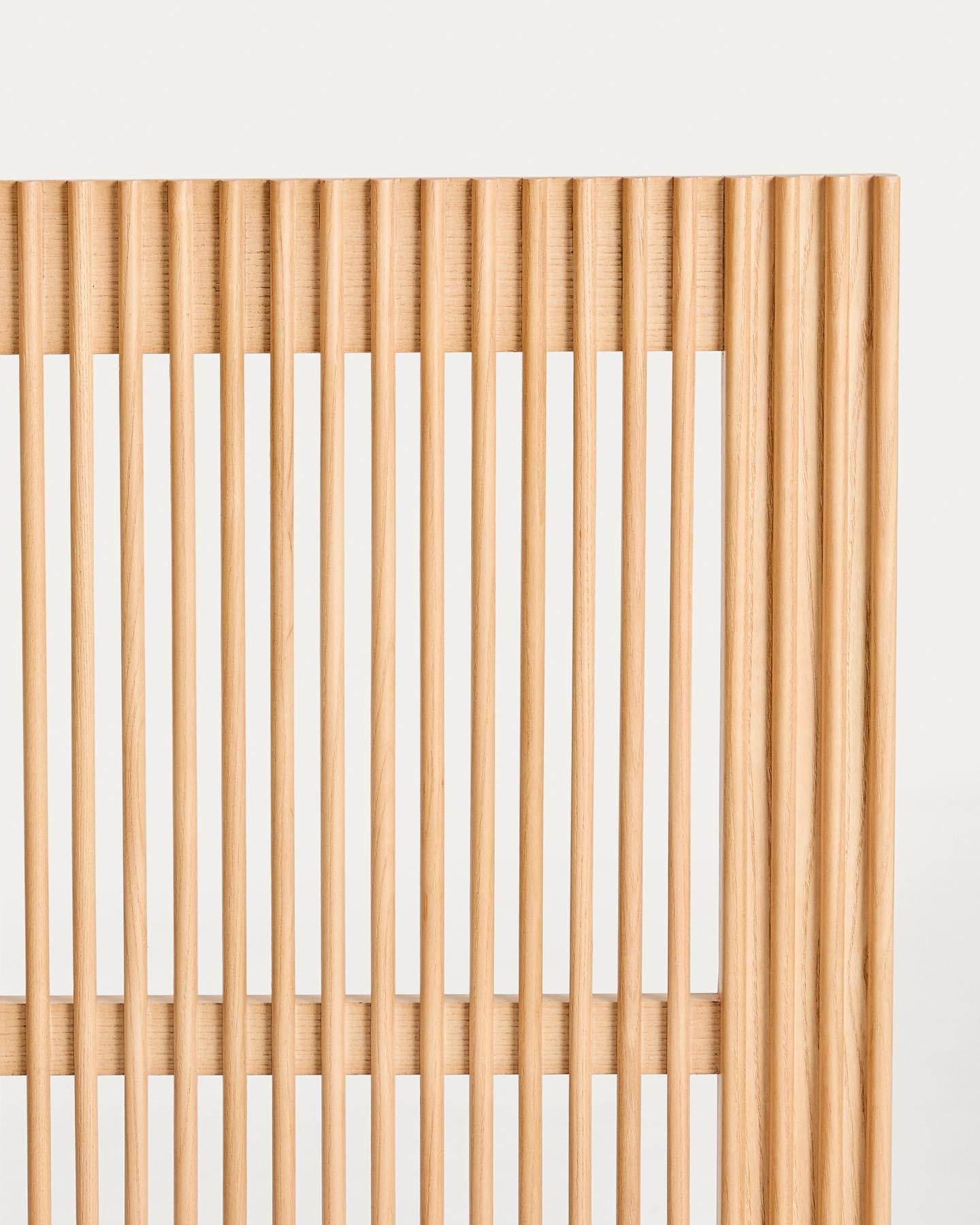 Bettkopfteil Beyla aus massivem Eschenholz für 180-cm-Betten FSC 100% in Natur präsentiert im Onlineshop von KAQTU Design AG. Zubehör Bett ist von Kave Home