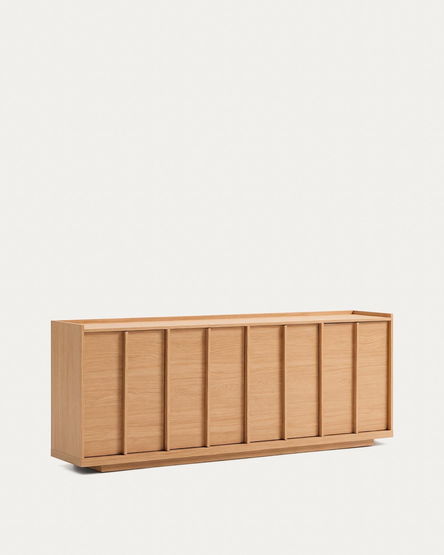 Sideboard Onix aus Eichenfurnier mit Naturton-Finish 200 x 80 cm FSC Mix Credit in Natur präsentiert im Onlineshop von KAQTU Design AG. Sideboard ist von Kave Home