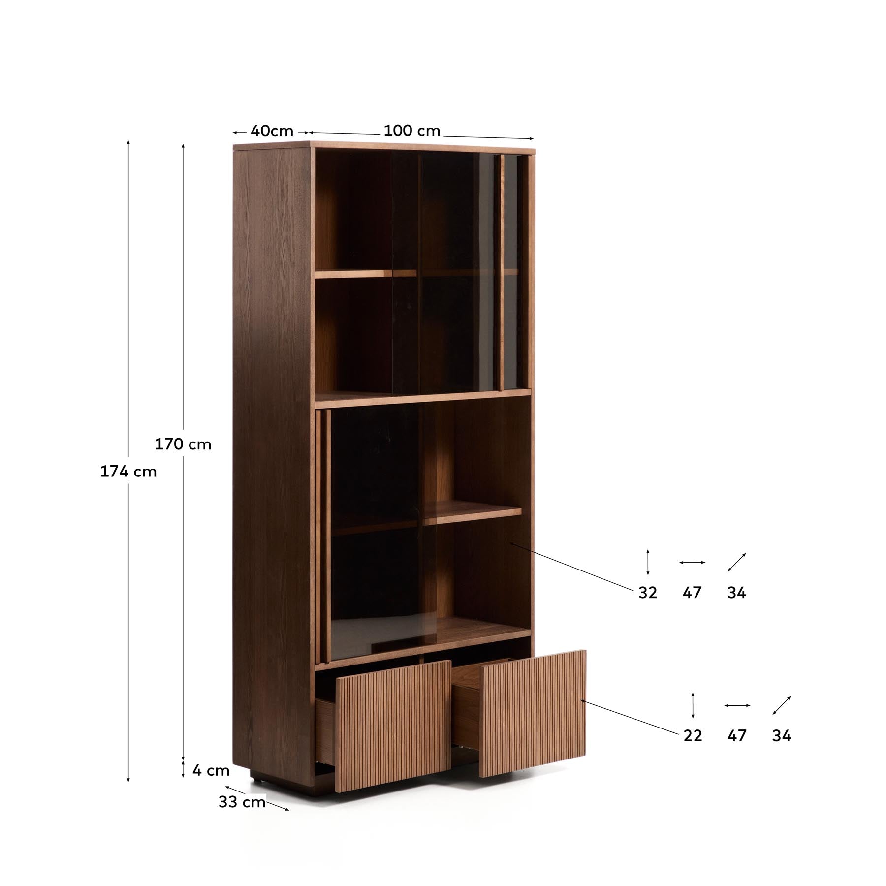 Vitrine Helvine 4 Türen 2 Schubladen Eichenfurnier mit Nussbaum-Finish und gehärtetes Glas 100 x 174 cm FSC 100% in Dunkelbraun präsentiert im Onlineshop von KAQTU Design AG. Sideboard ist von Kave Home