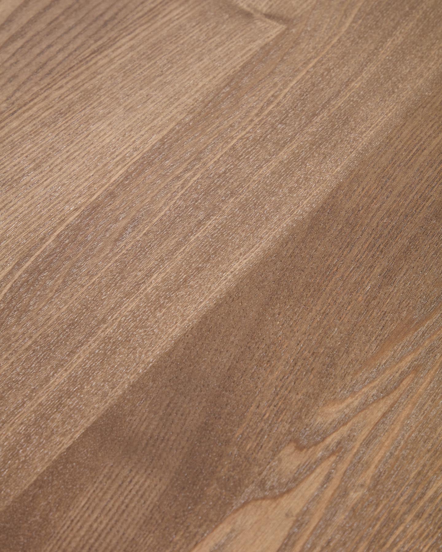 Kommode Helvine mit 3 Schubladen aus Eschenfurnier mit Finish in Nussbaumton 90 x 78 cm FSC 100% in Dunkelbraun präsentiert im Onlineshop von KAQTU Design AG. Kommode ist von Kave Home